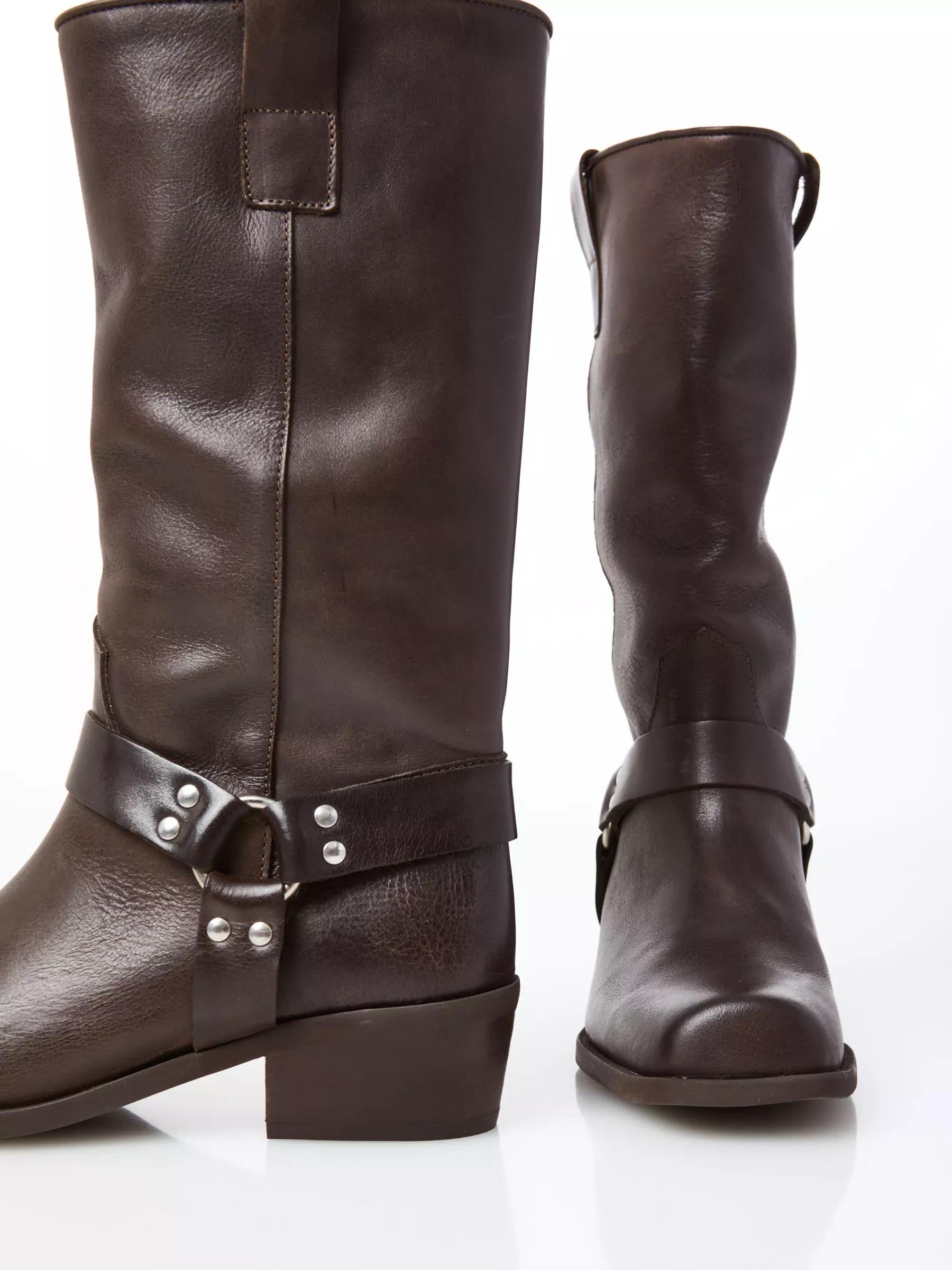 Ovyé - Biker in pelle