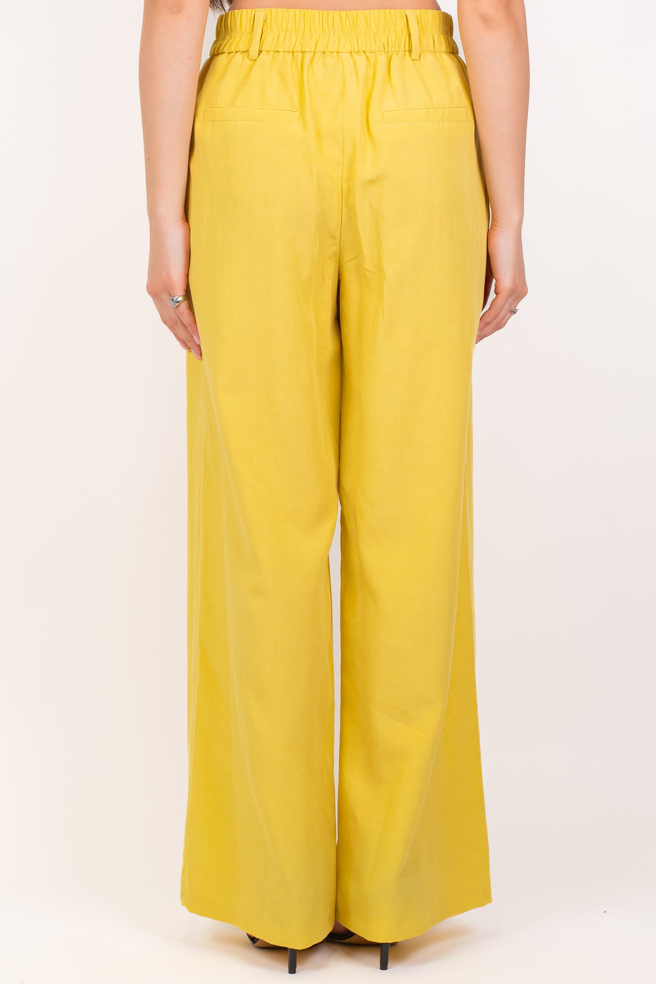 Motel - Coordinato in tencel con giacca girocollo mezzamanica e pantalone palazzo con elastico sul retro