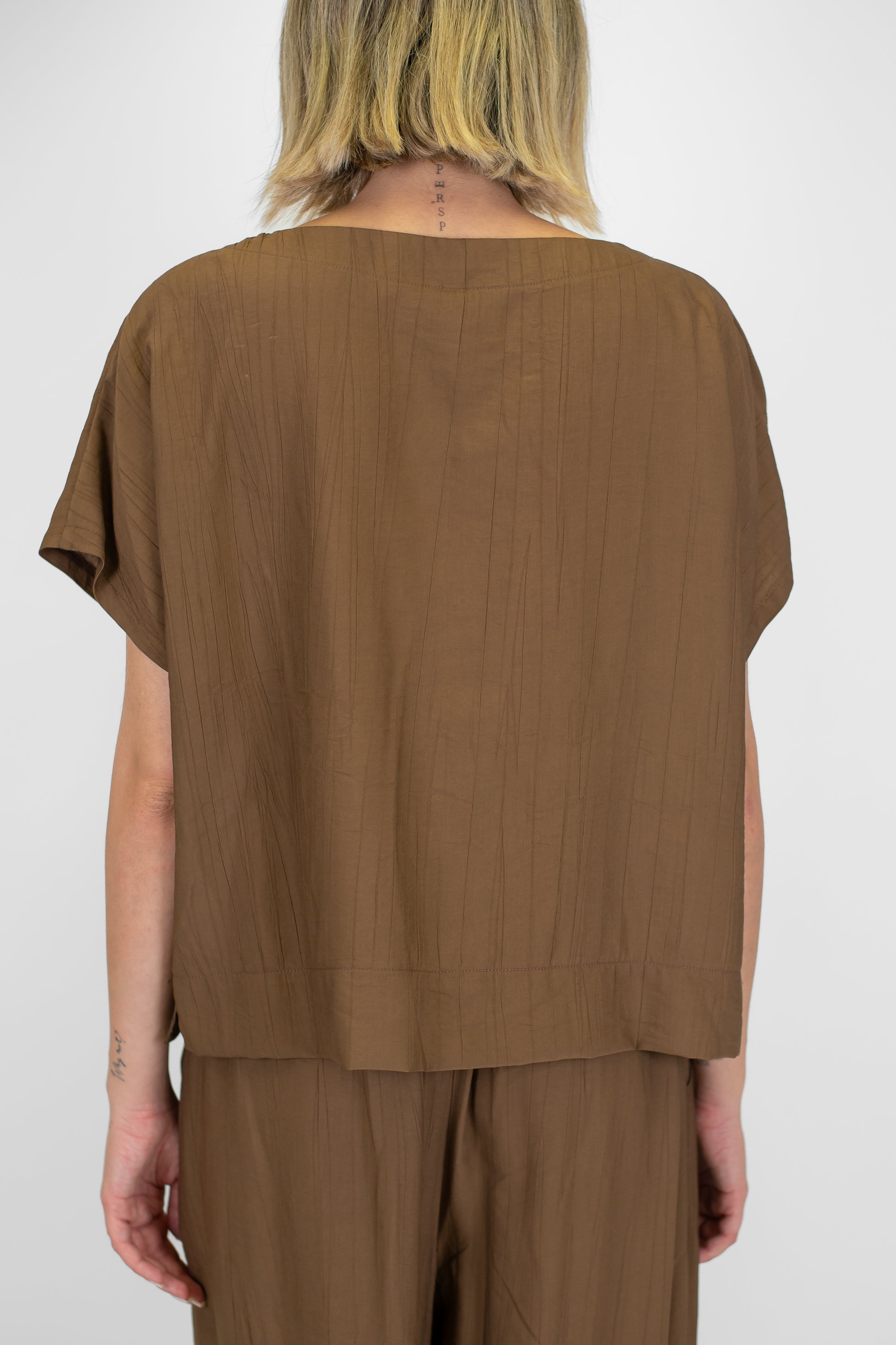 Tensione in - Coordinato t-shirt e pantalone palazzo con coulisse in viscosa leggera