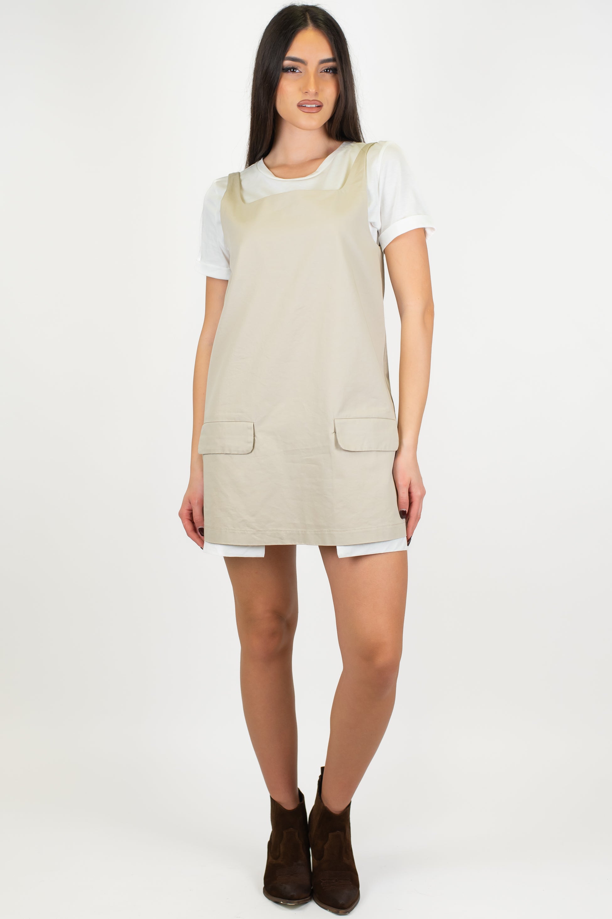 Tensione in - Abito corto in cotone con t-shirt basic