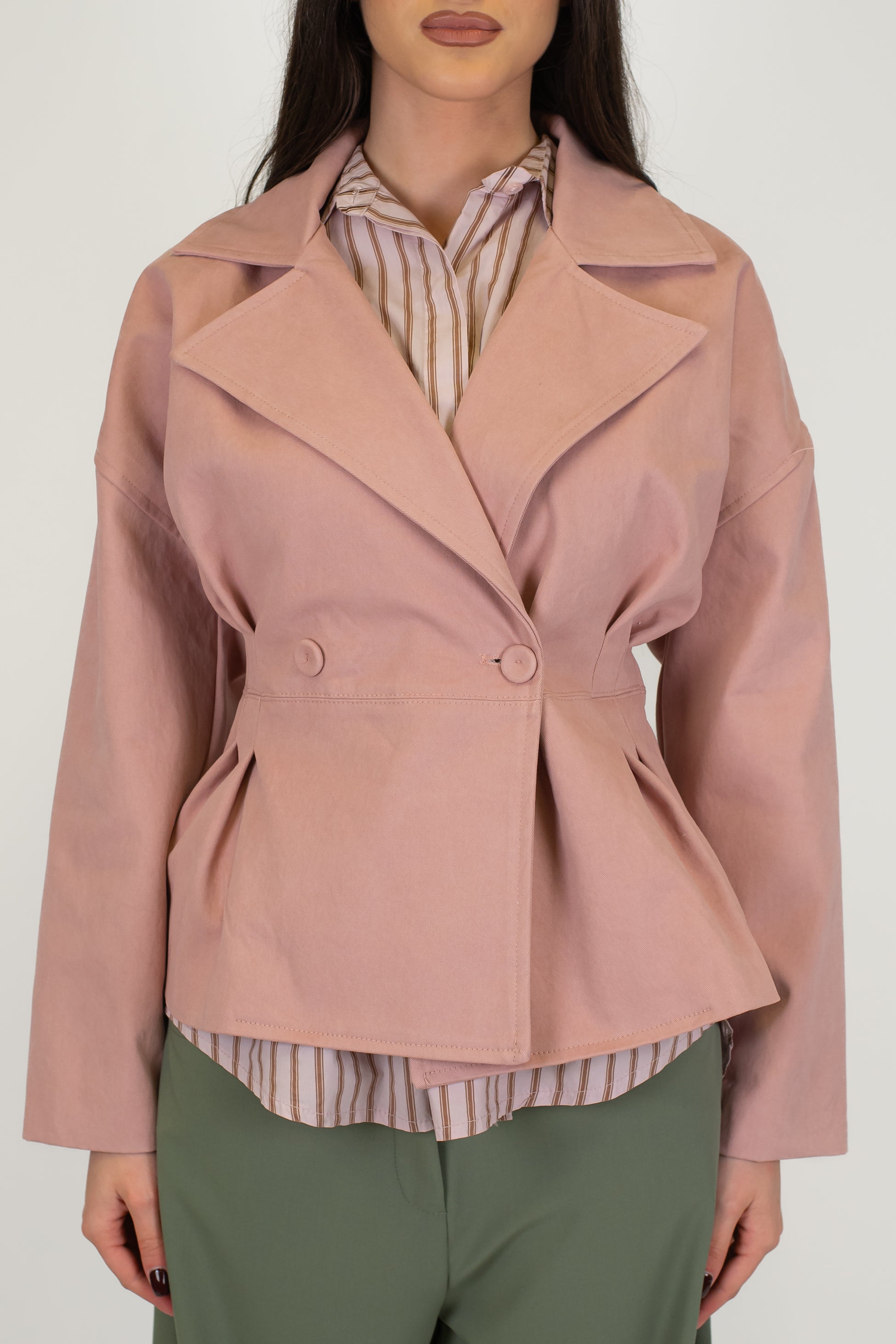 Tensione in - Giubbino in cotone sfiancato con elastico dietro