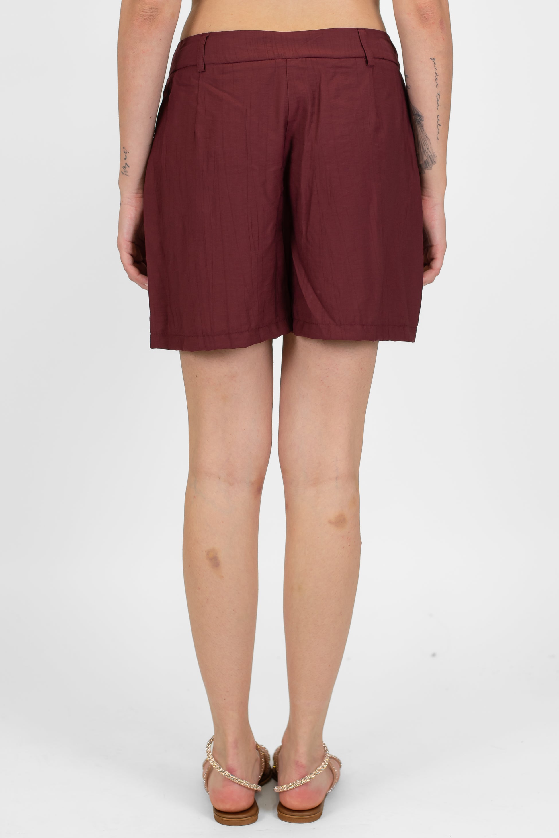 Tensione in - Coordinato in viscosa leggera con giacca crop sfoderata mezzamanica e bermuda