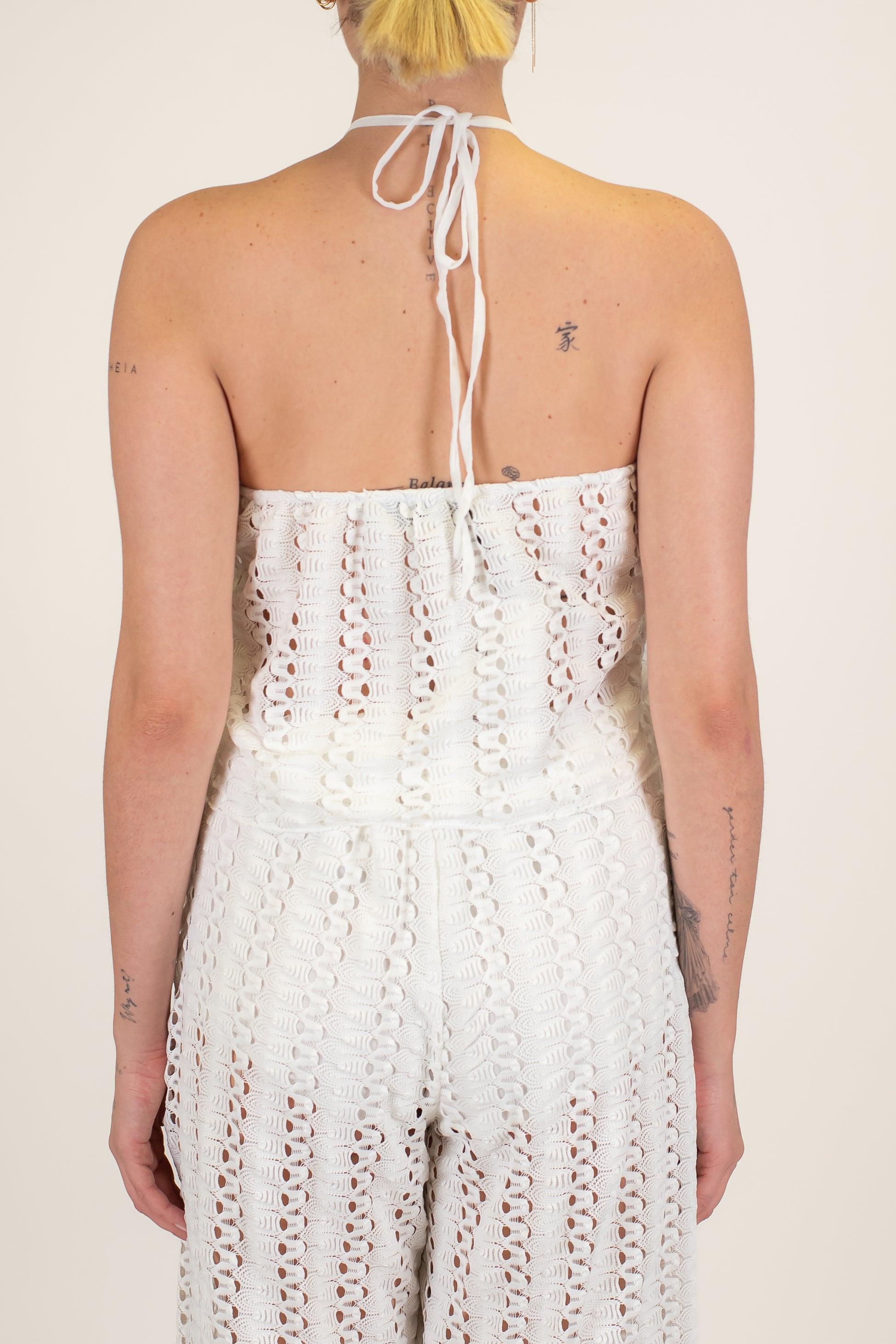 Haveone - Top in crochet con profilo rouches e allaccio al collo