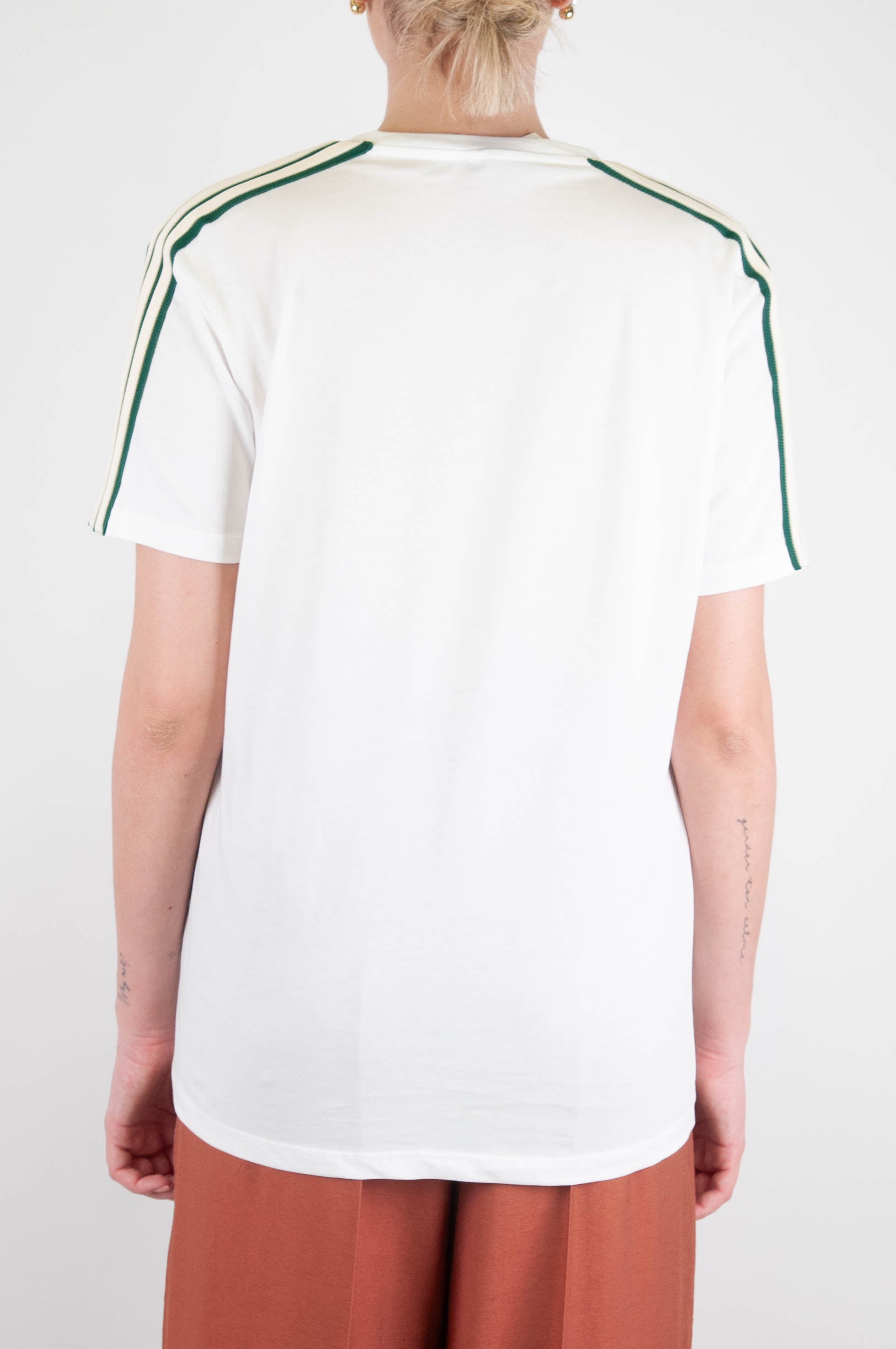 Tension in - V-neck T-shirt with contrasting band along the sleeves