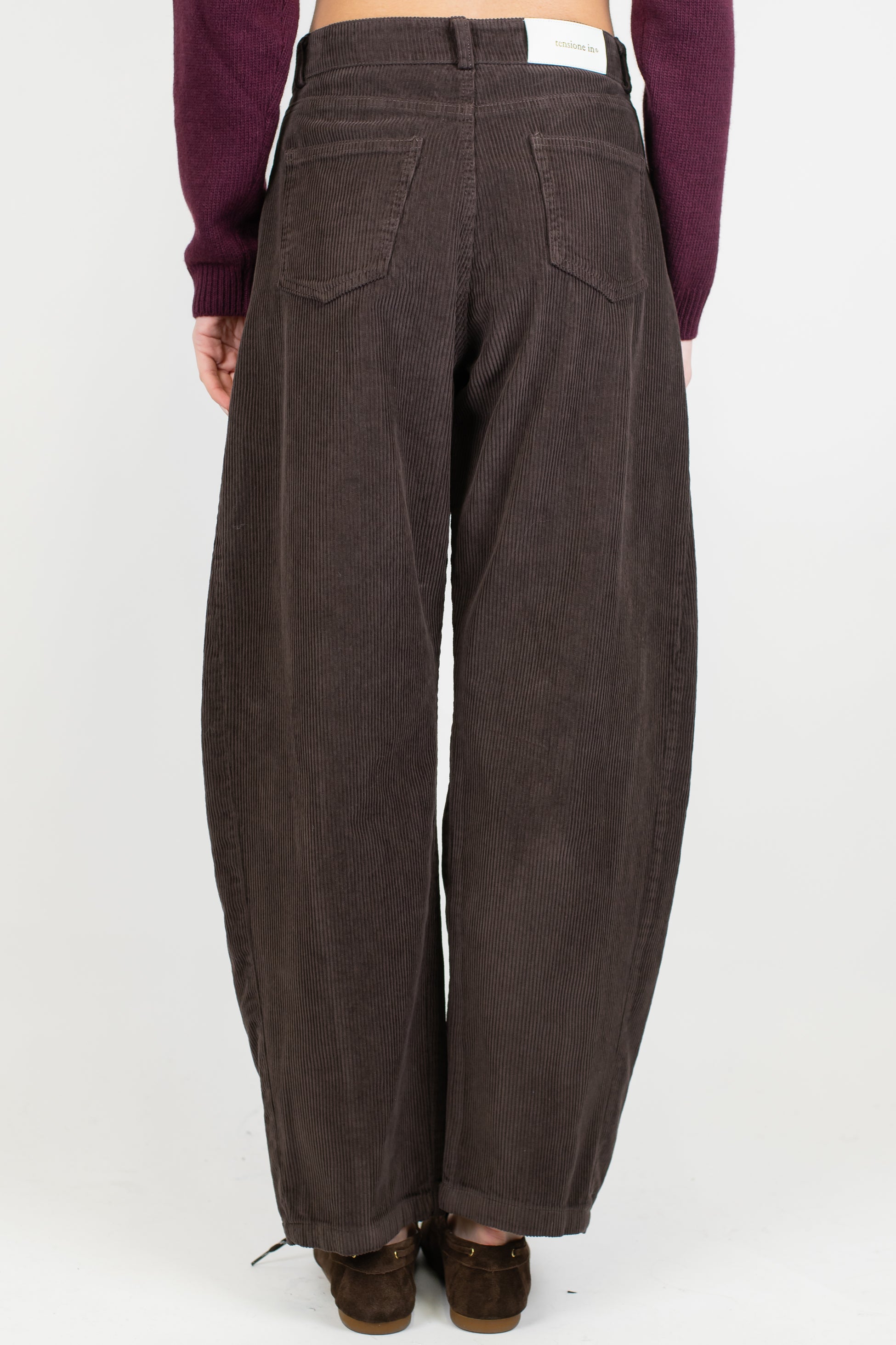 Tensione in - Pantalone balloon in velluto mille righe