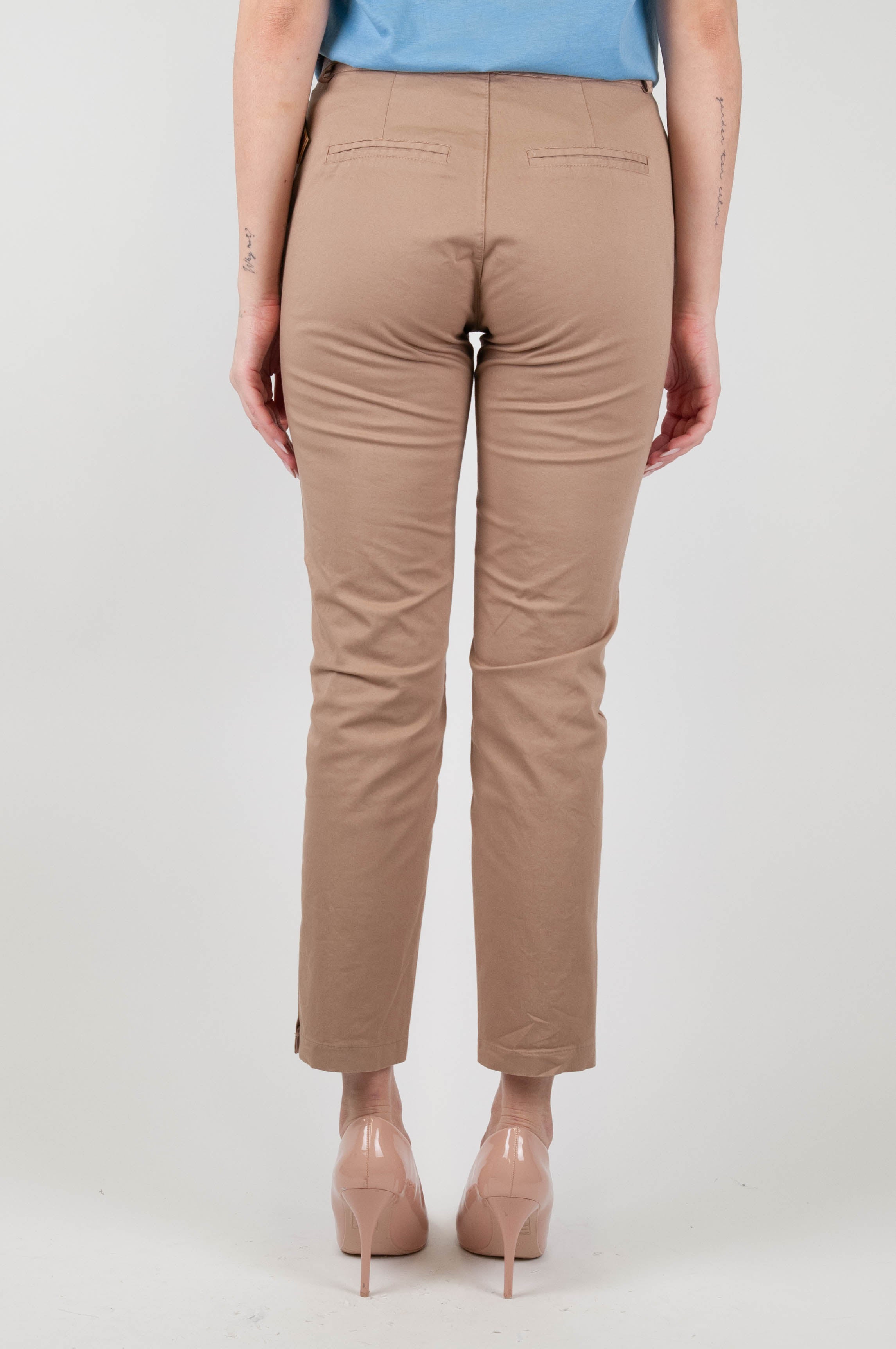 Motel - Slim trousers with side slits on the bottom