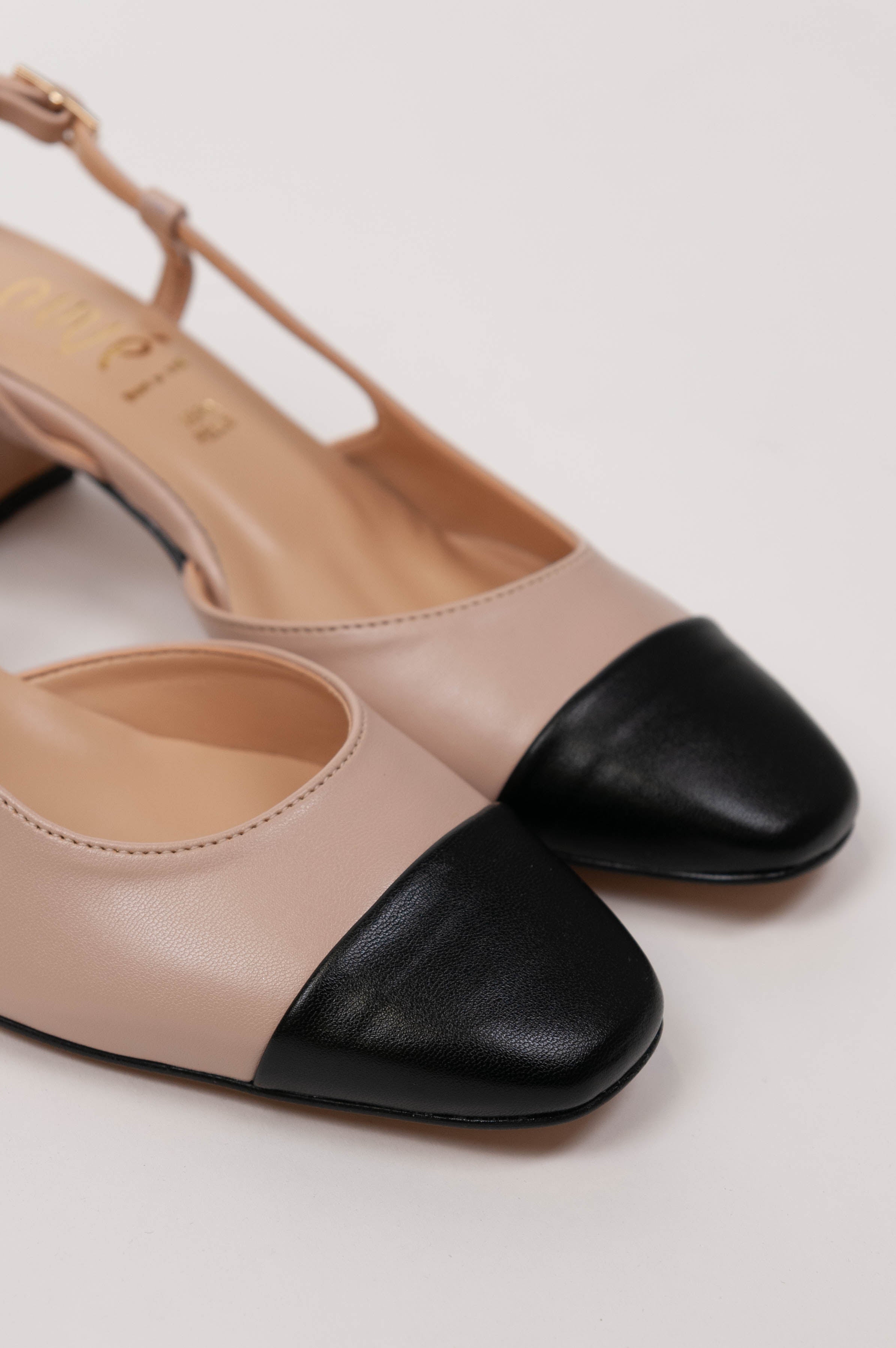 Ovyé - Slingback in pelle con punta a contrasto