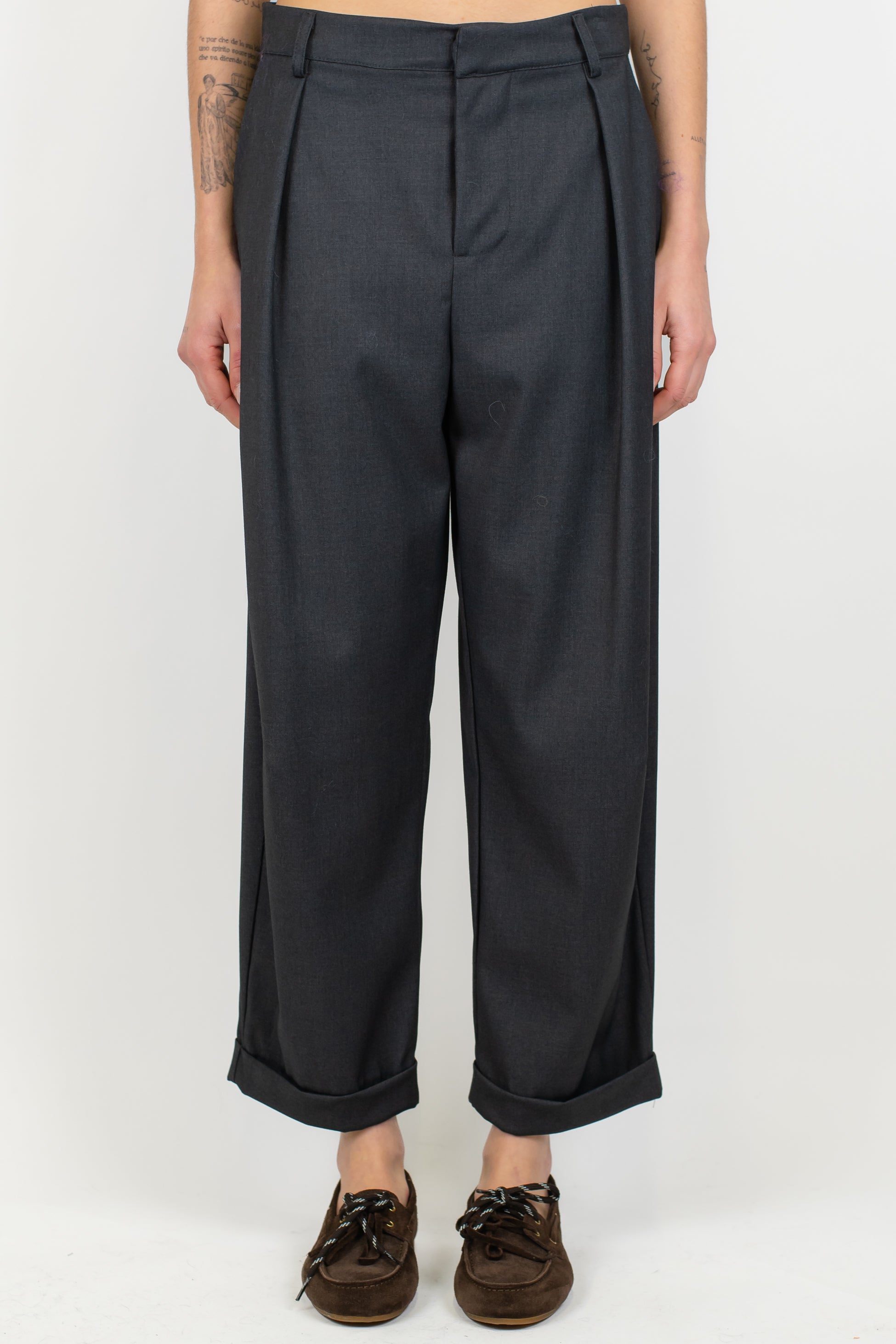 Tensione in - Pantalone carrot con pinces