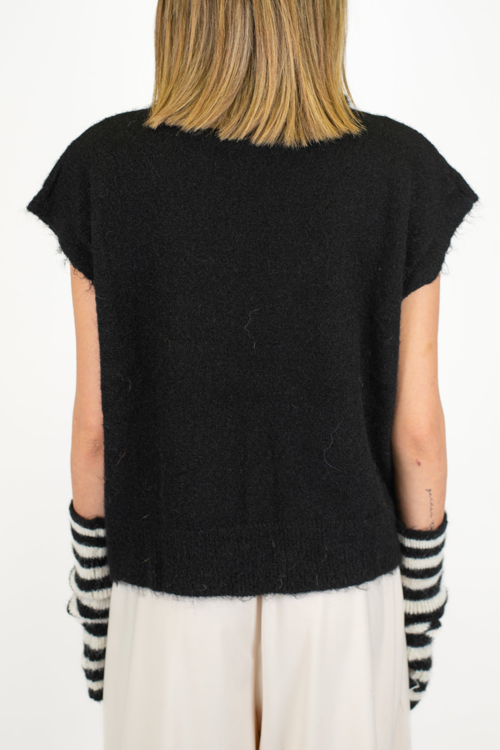 Tensione in - Dolcevita giromaniche in misto lana con manicotti fantasia a righe