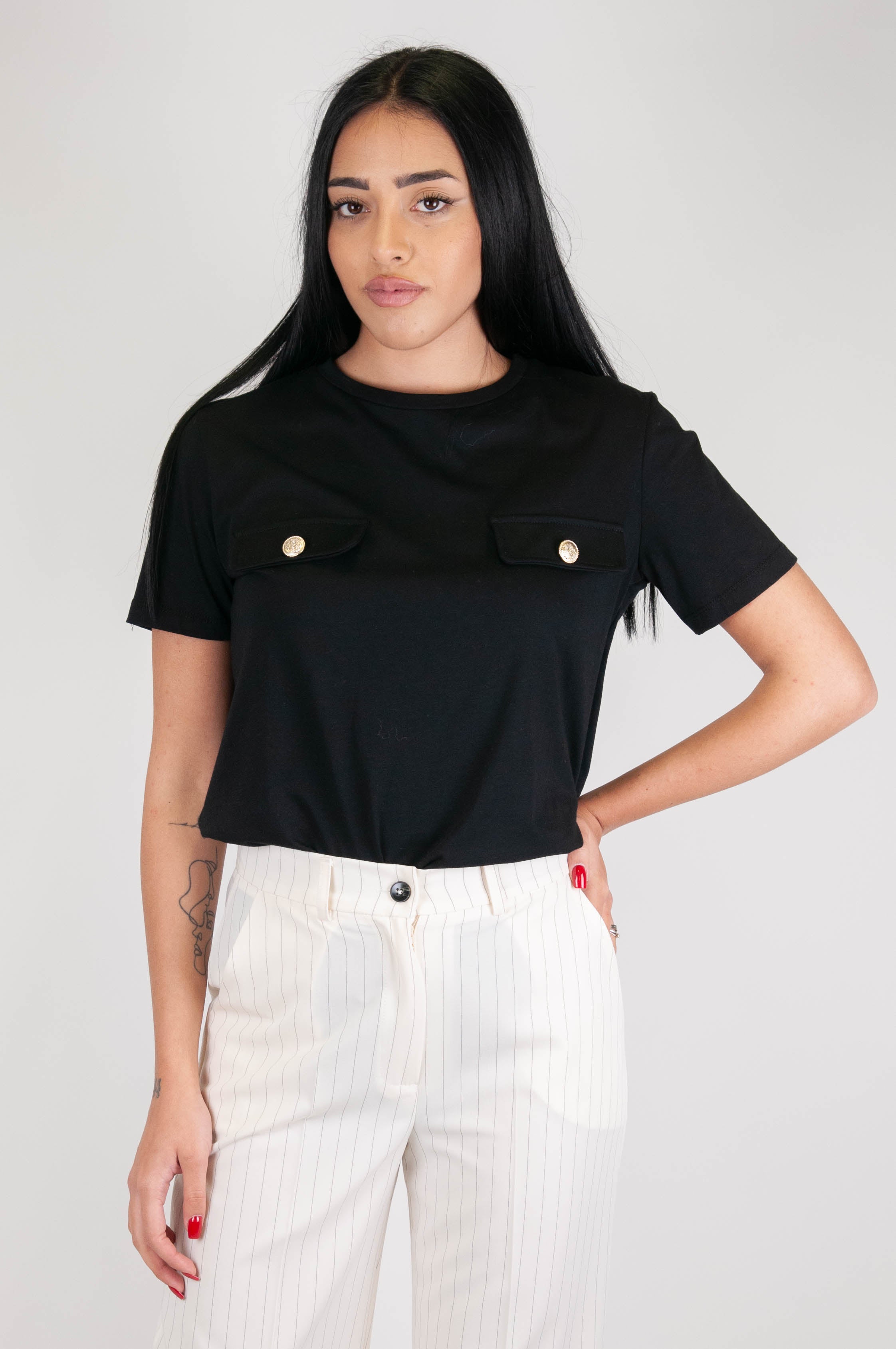 Tension in - T-shirt with pockets and buttons on the chest