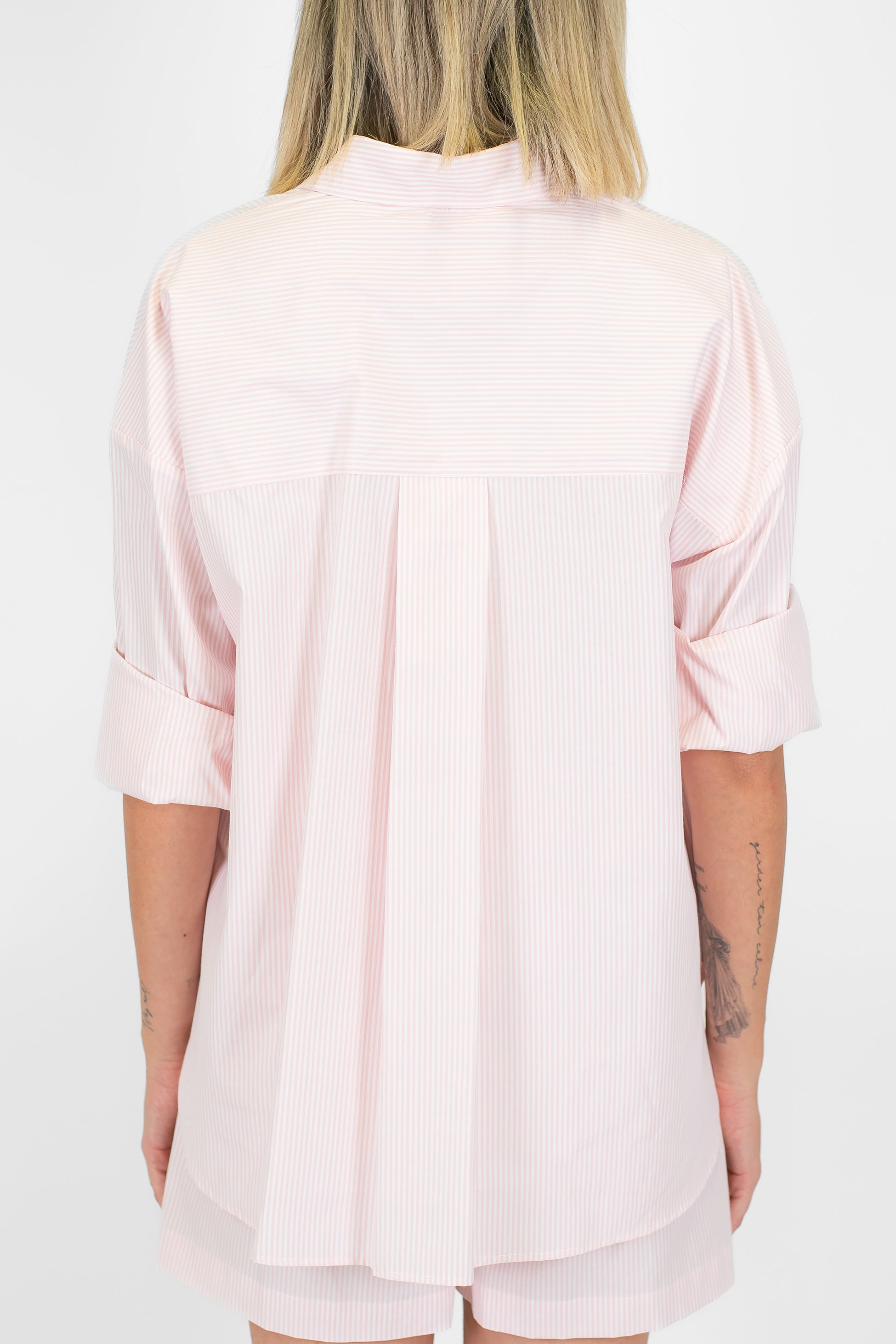 Tensione in - Coordinato camicia e shorts fantasia righe strette con coulisse