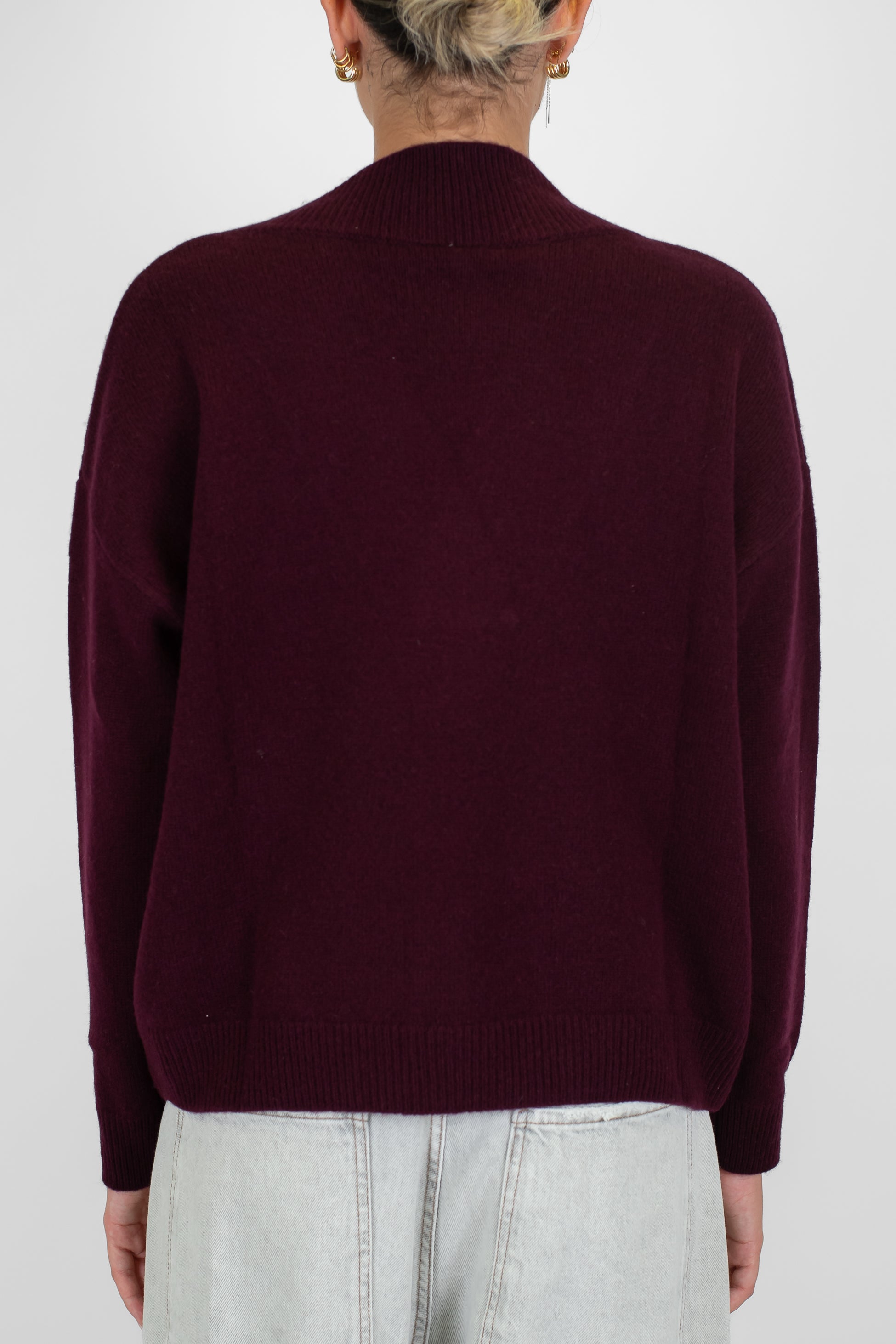 Tensione in - Maglia over scollo a V in pura lana