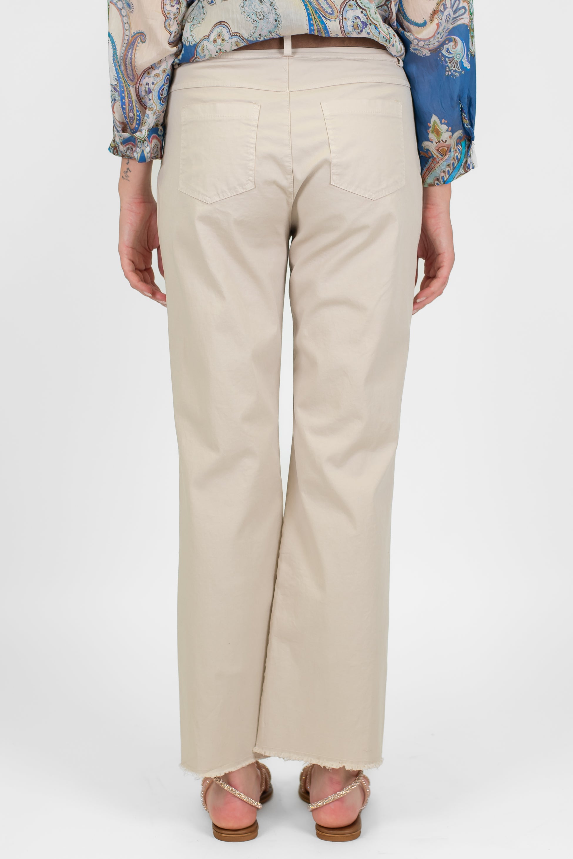 Tensione in - Pantalone regular in cotone sfrangiato sul fondo