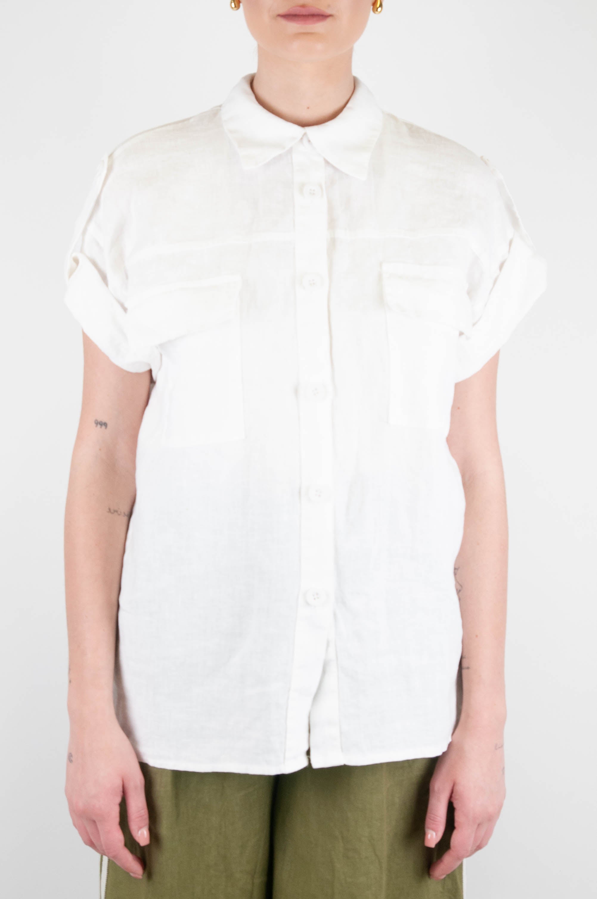 Motel - 100% linen half-sleeved shirt with chest pockets
