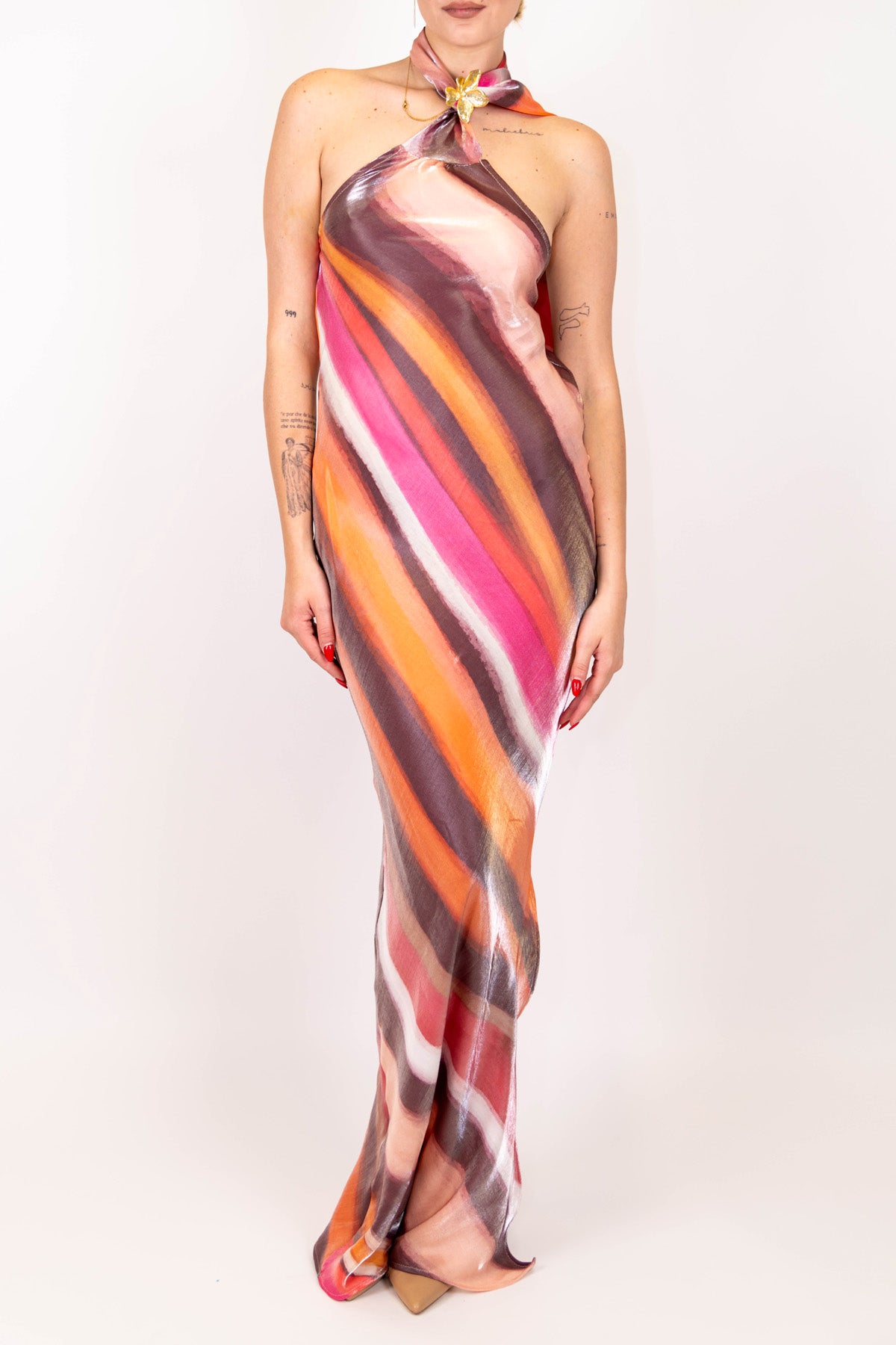 Haveone - Abito lungo fantasia righe diagonali con scollo americano e anello fiore