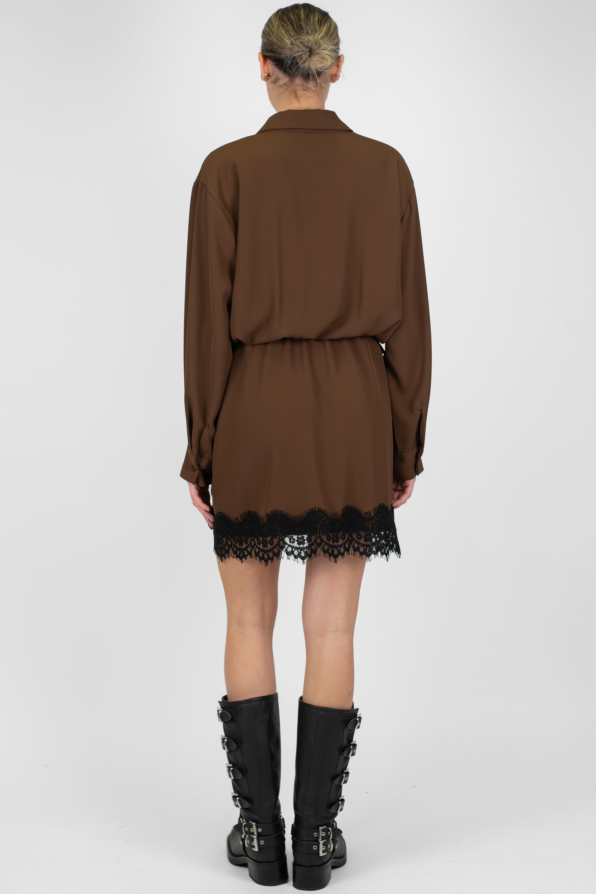 Tensione in - Abito corto tessuto fluido con inserti in pizzo