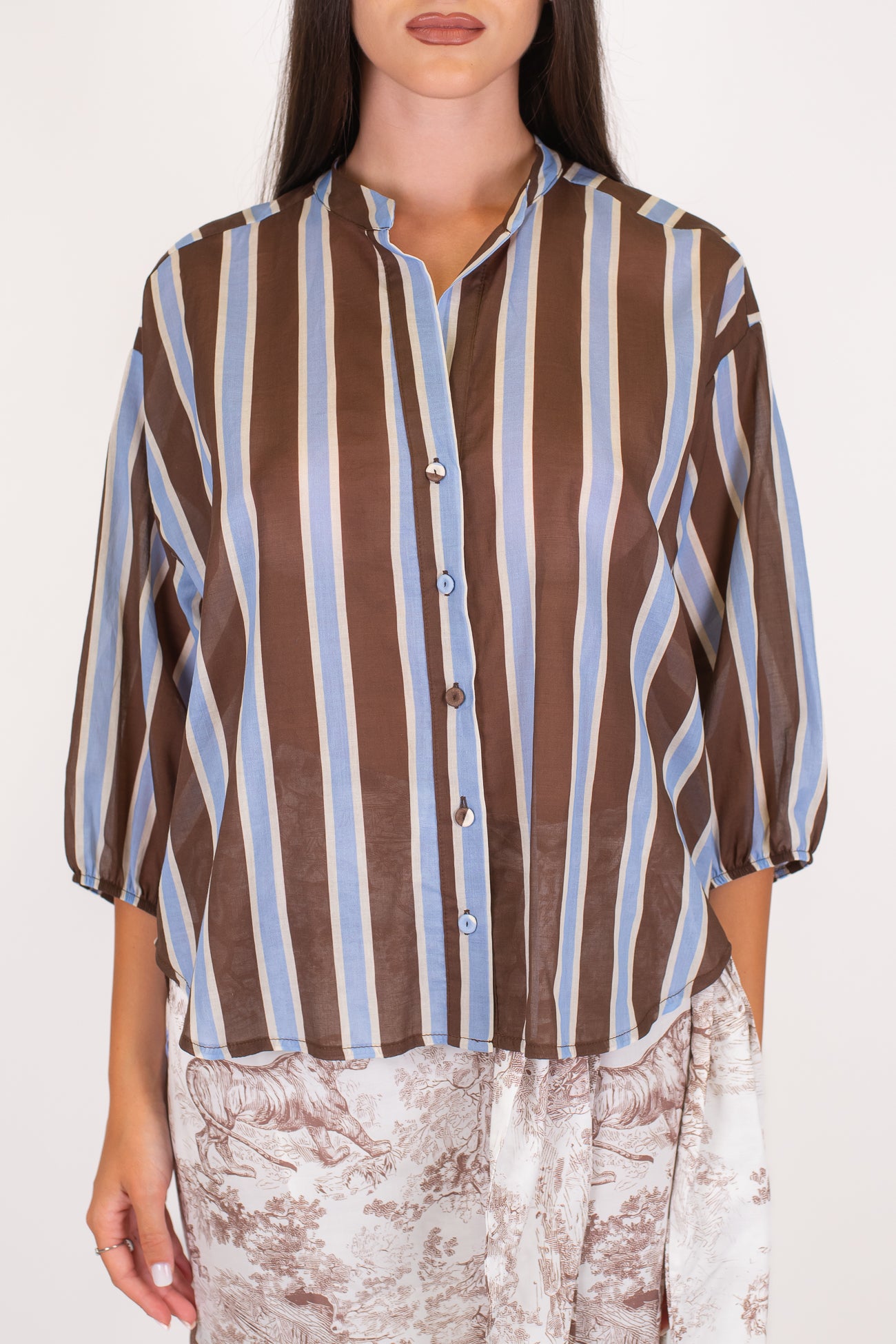 Tensione in - Camicia fantasia righe a contrasto in mussola di cotone con collo coreano