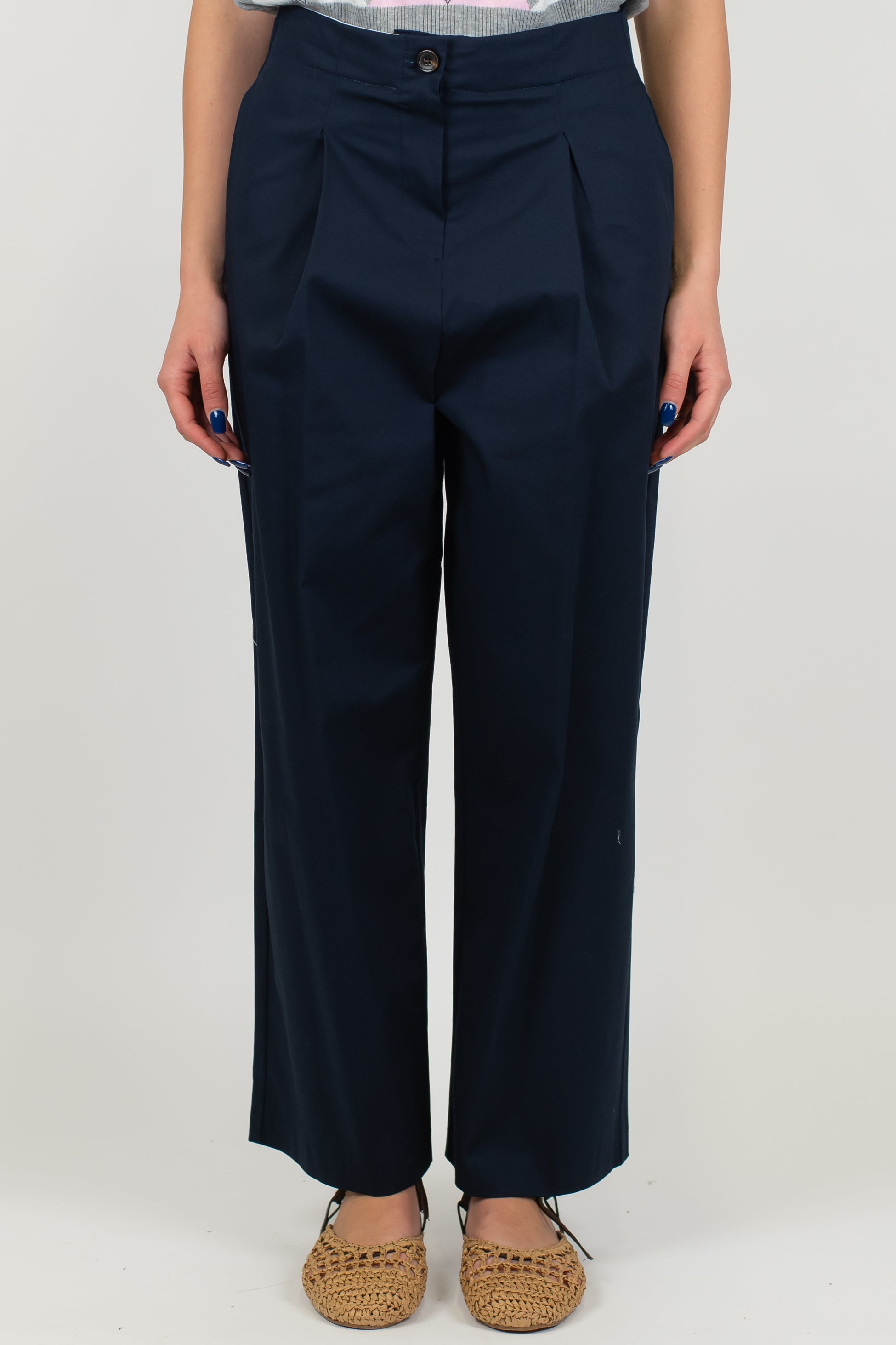 Tensione in - Pantalone crop a gamba larga con pinces