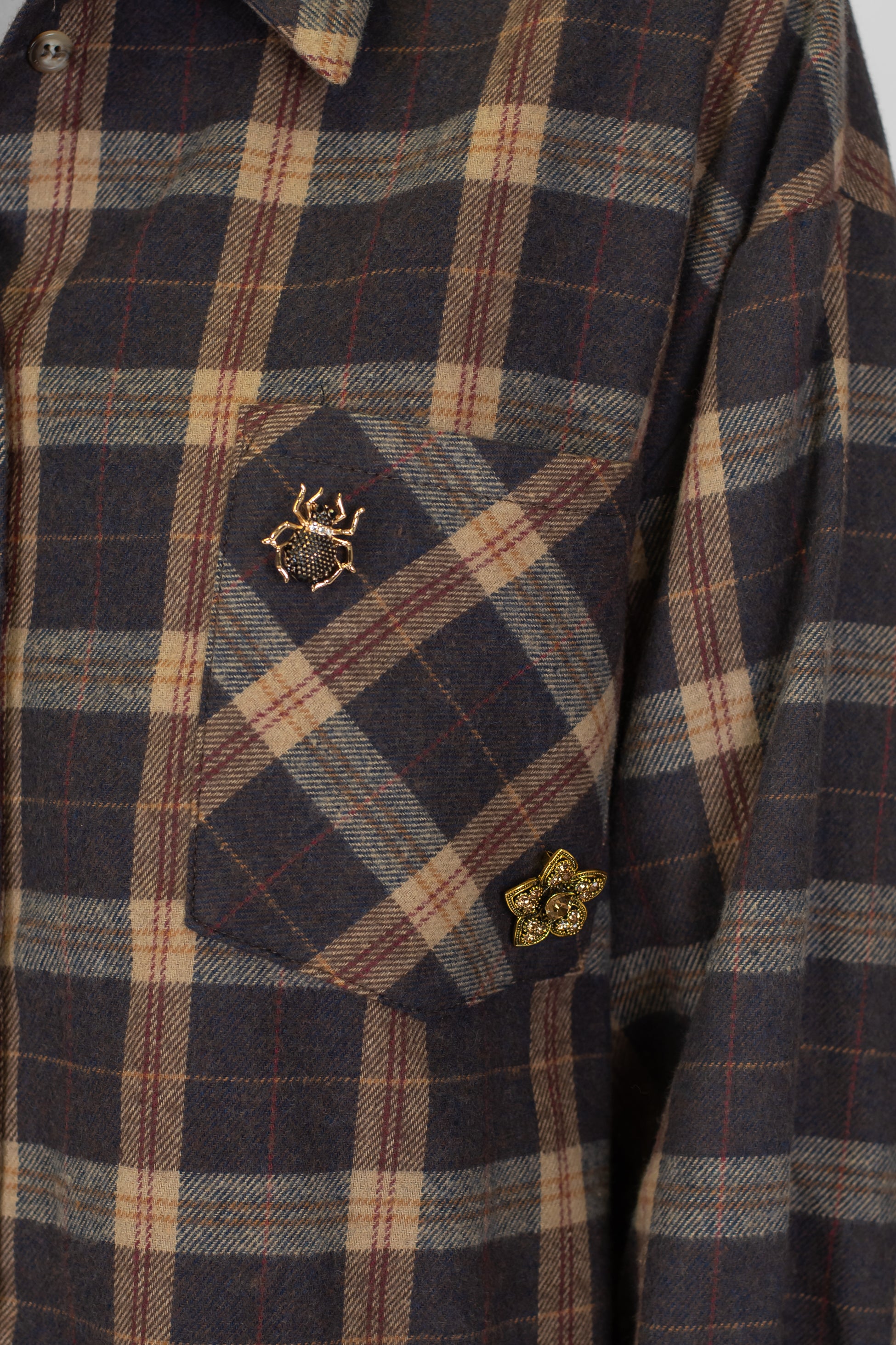 Motel - Camicia fantasia quadri con spille sul taschino