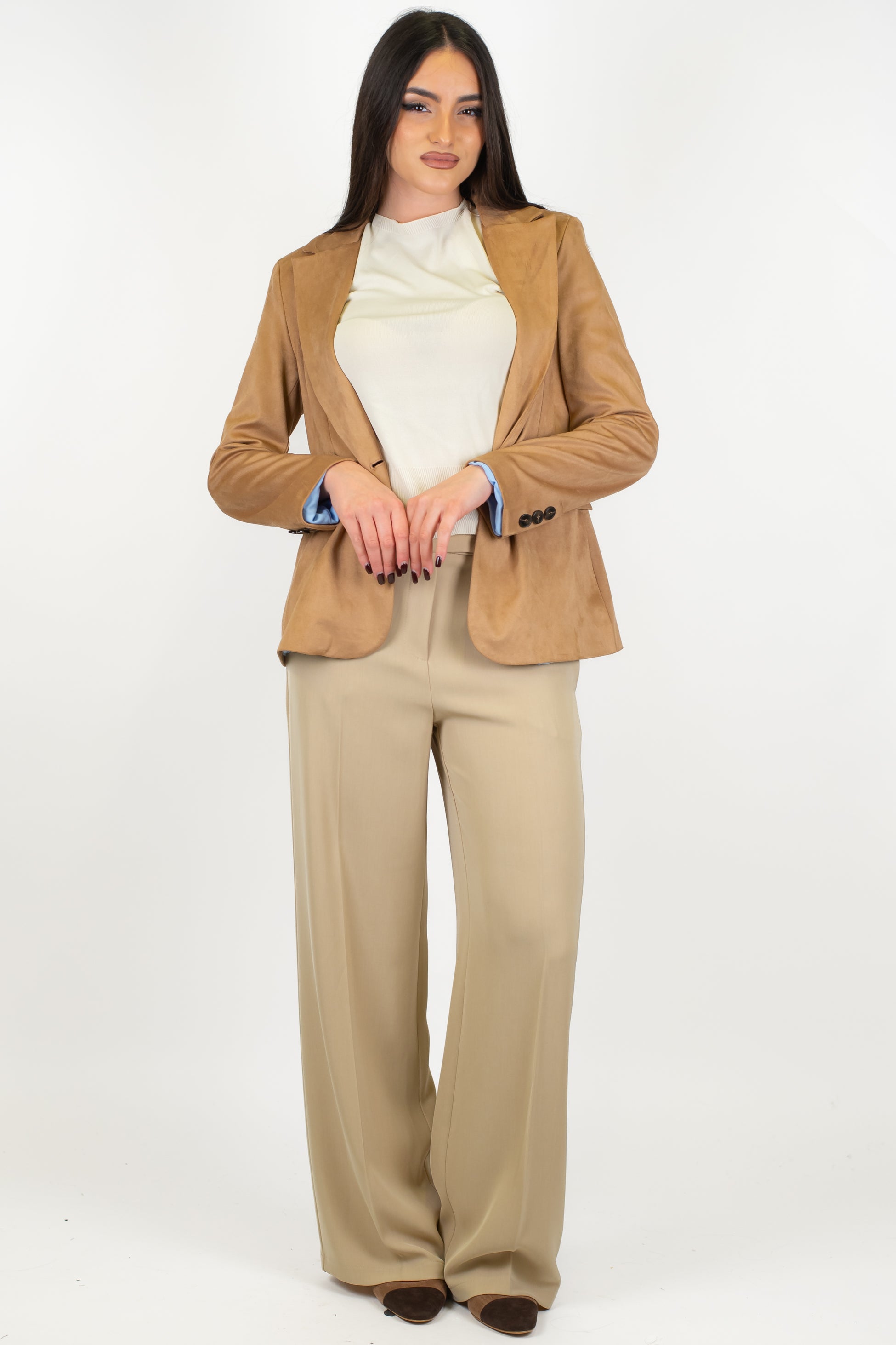 Tensione in - Pantalone palazzo tessuto fluido con abbottonatura asimmetrica