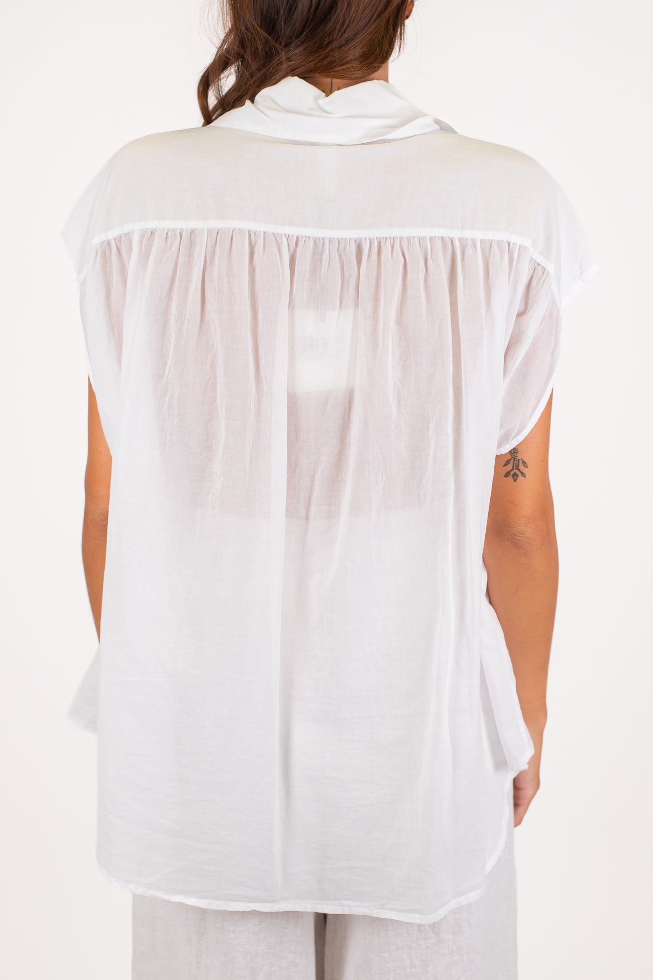 Tensione in - Camicia mezzamanica in mussola di cotone