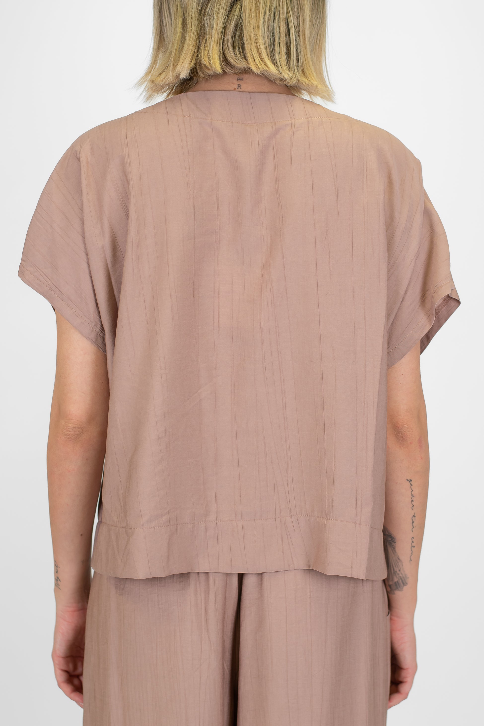 Tensione in - Coordinato t-shirt e pantalone palazzo con coulisse in viscosa leggera