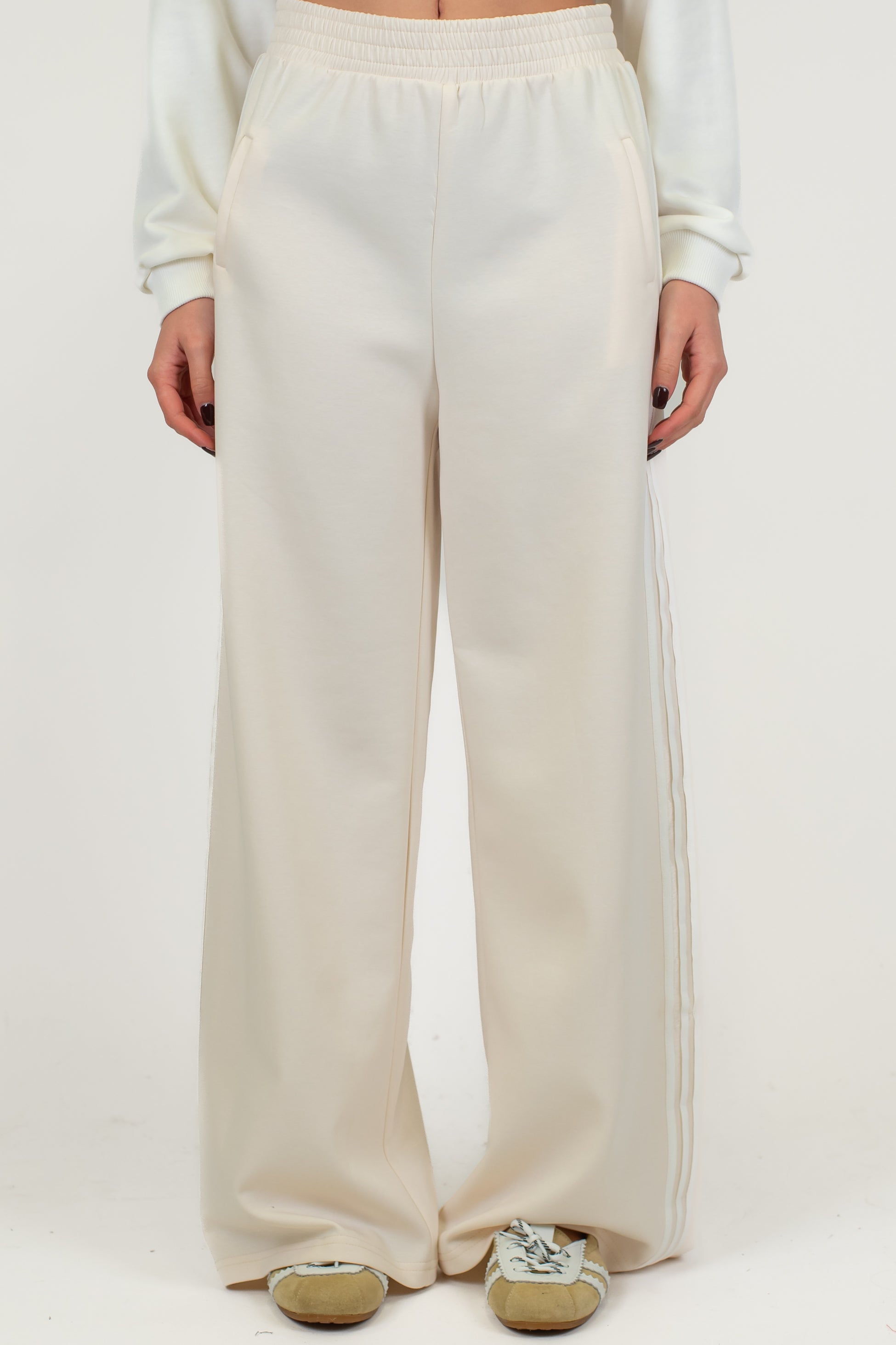 Tensione in - Pantalone palazzo in felpa con bande laterali