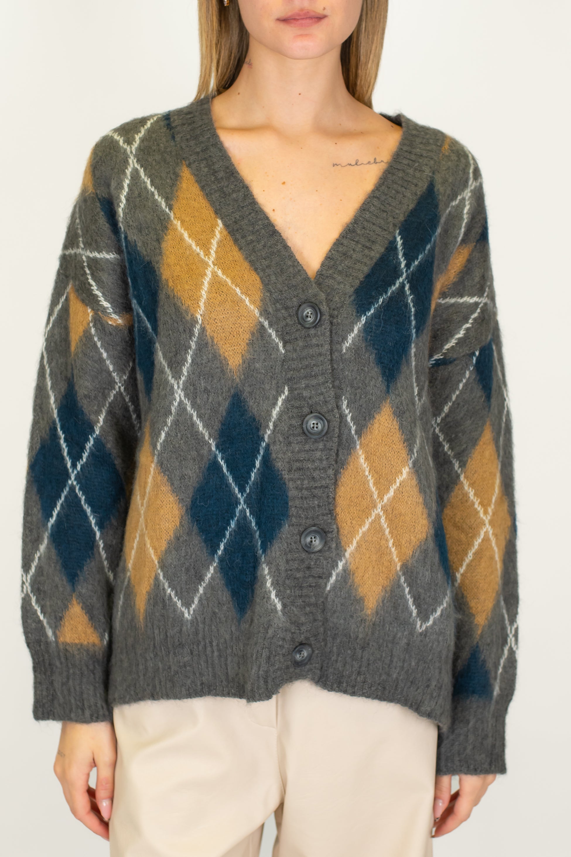 Tensione in - Cardigan over fantasia rombi a contrasto in misto lana