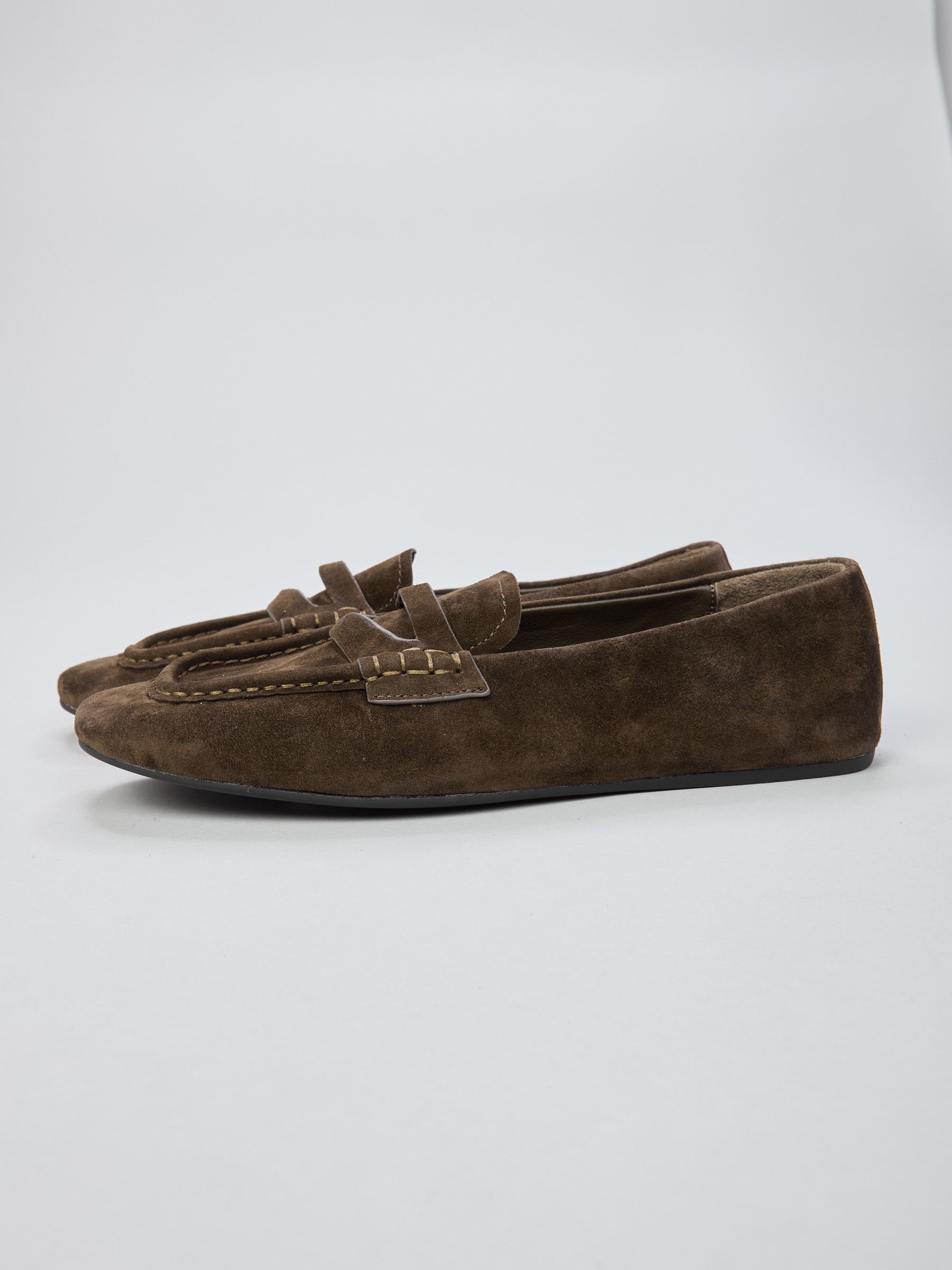Ovyè - Mocassino in suede punta quadrata