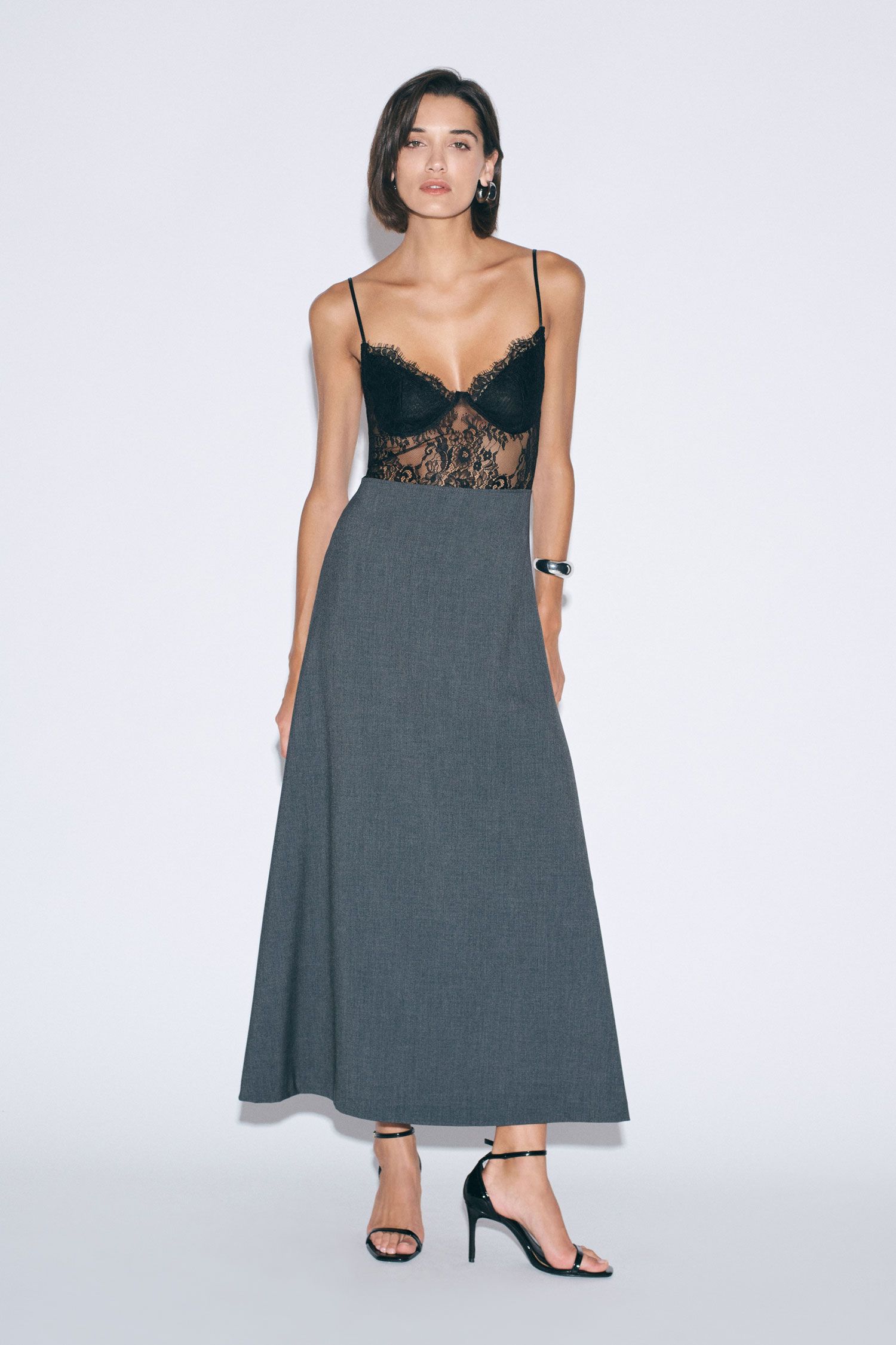 Imperial - Abito lungo con corpino in pizzo e spalline sottili