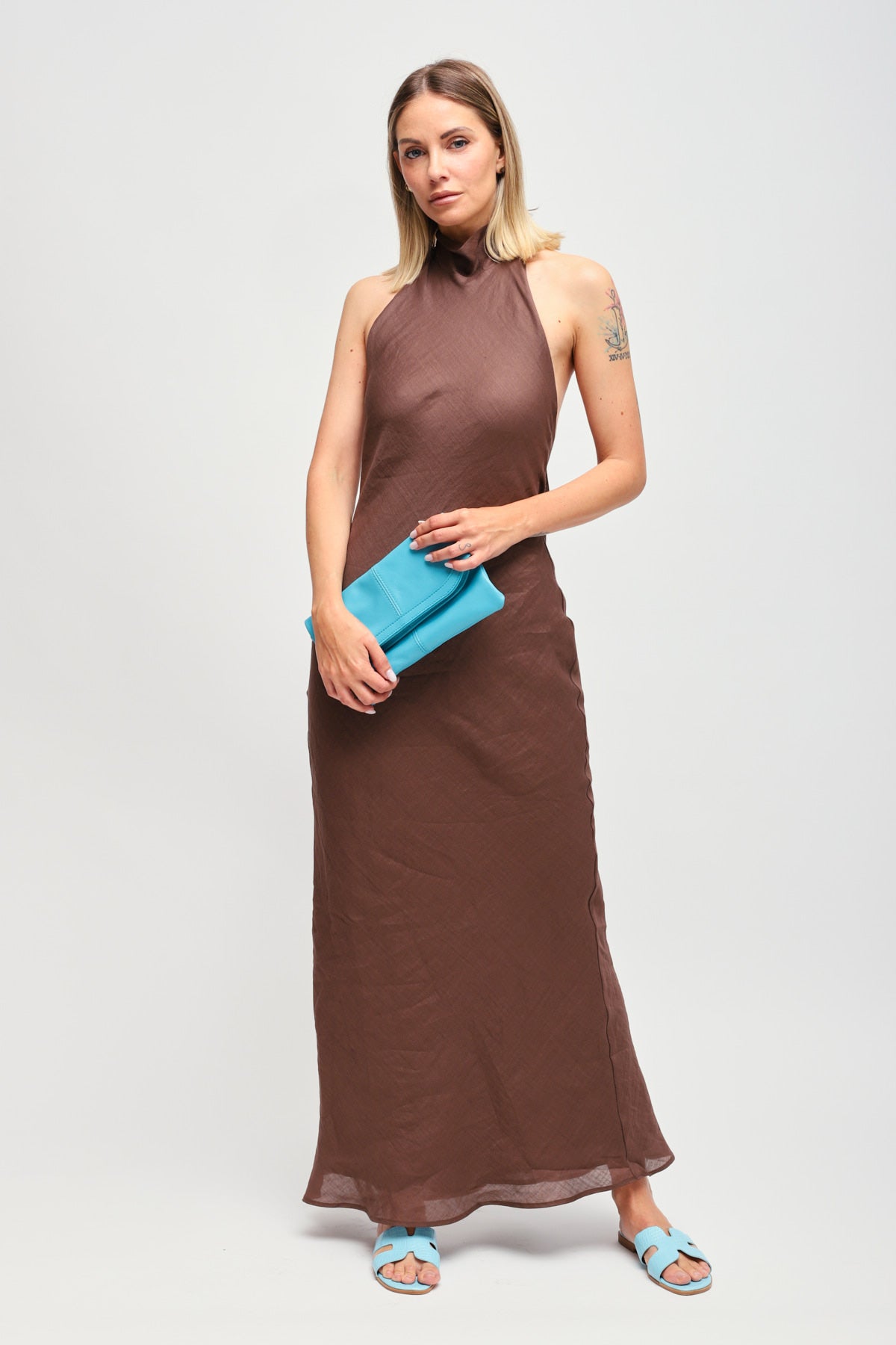 Maryley - Abito in lino scollato sulla schiena allacciato al collo