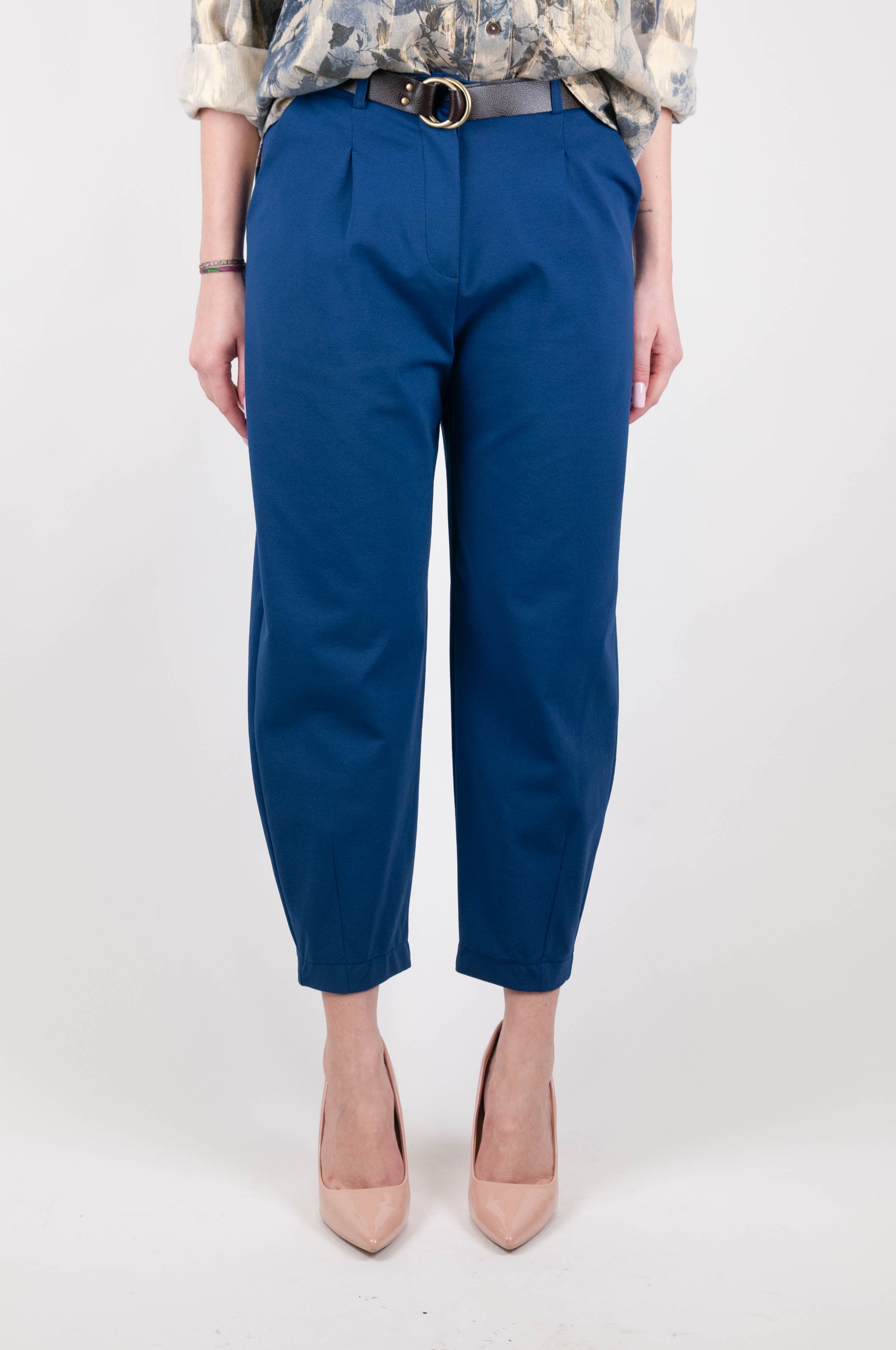 Dixie - Carrot trousers with milan stitch pleats