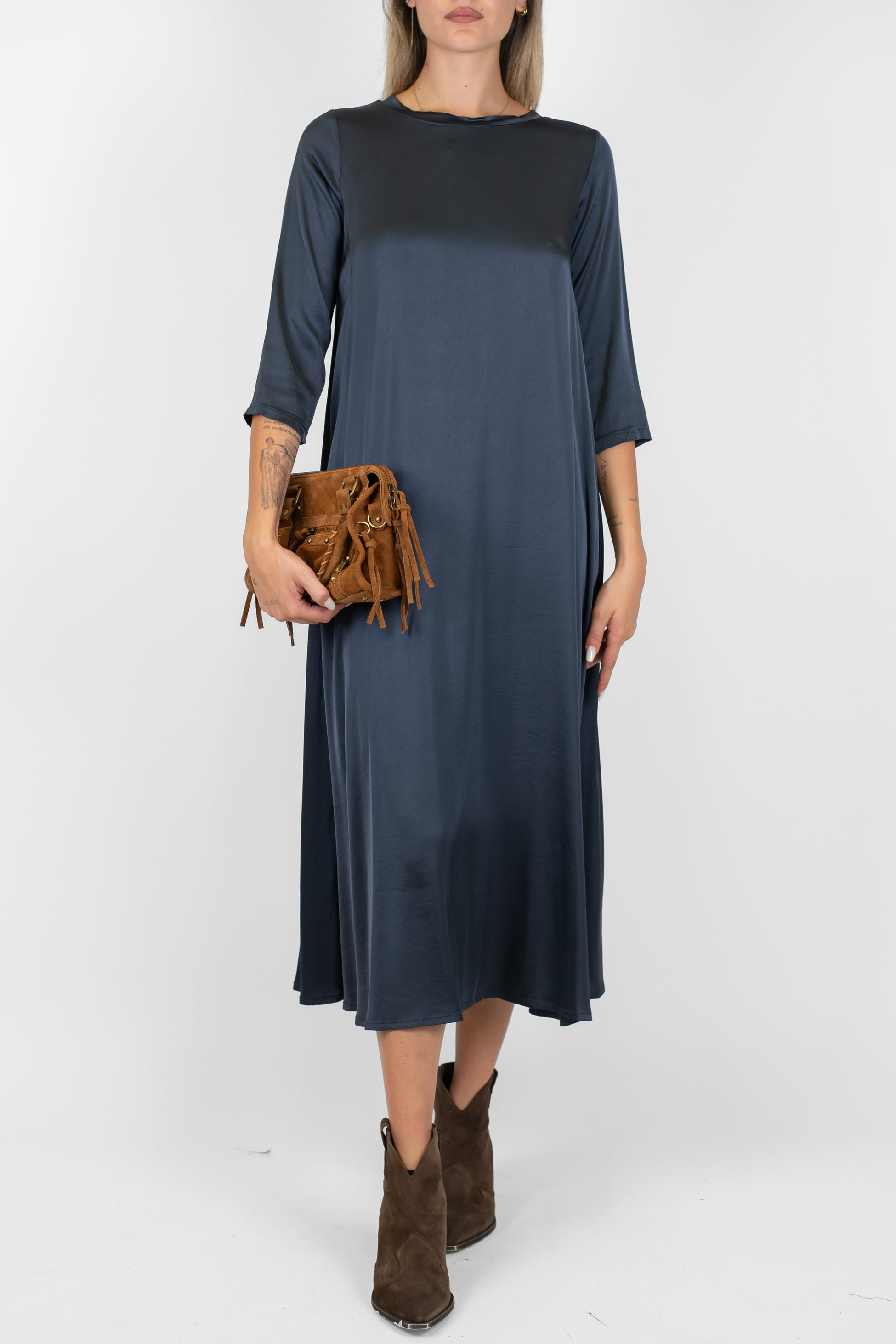 Tensione in - Abito lungo in viscosa con manica tre quarti