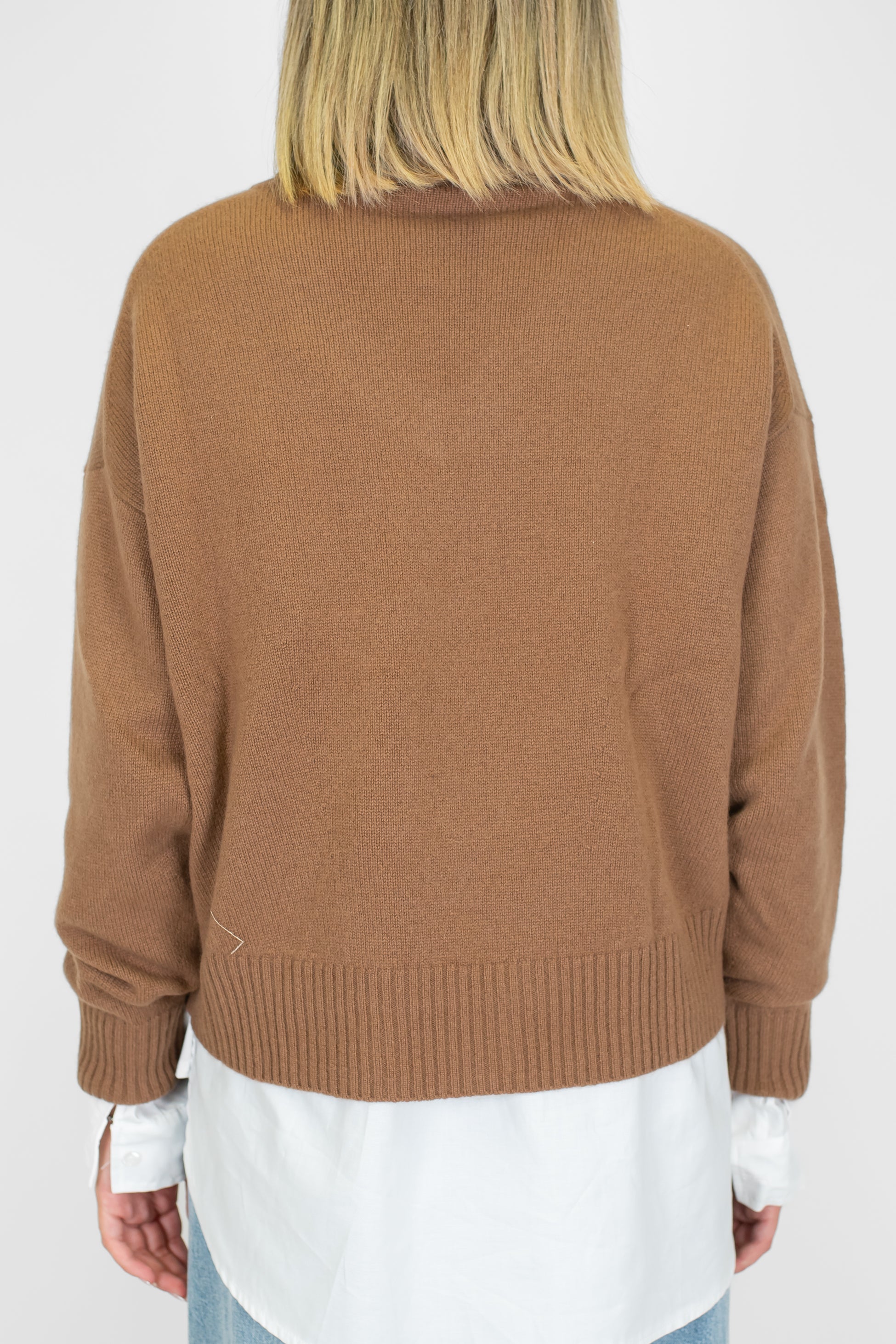 Tensione in - Maglia scollo a V in puro cashmere