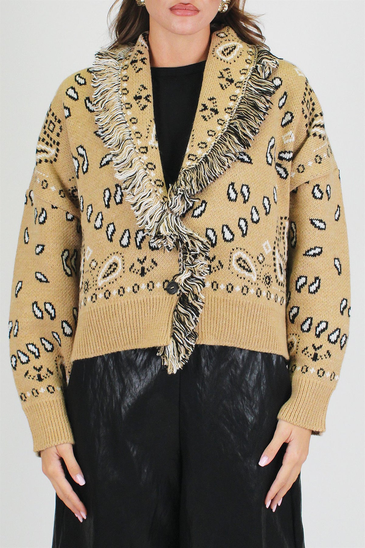 Tensione in - Cardigan corto fantasia bandana in misto lana con profilo frange