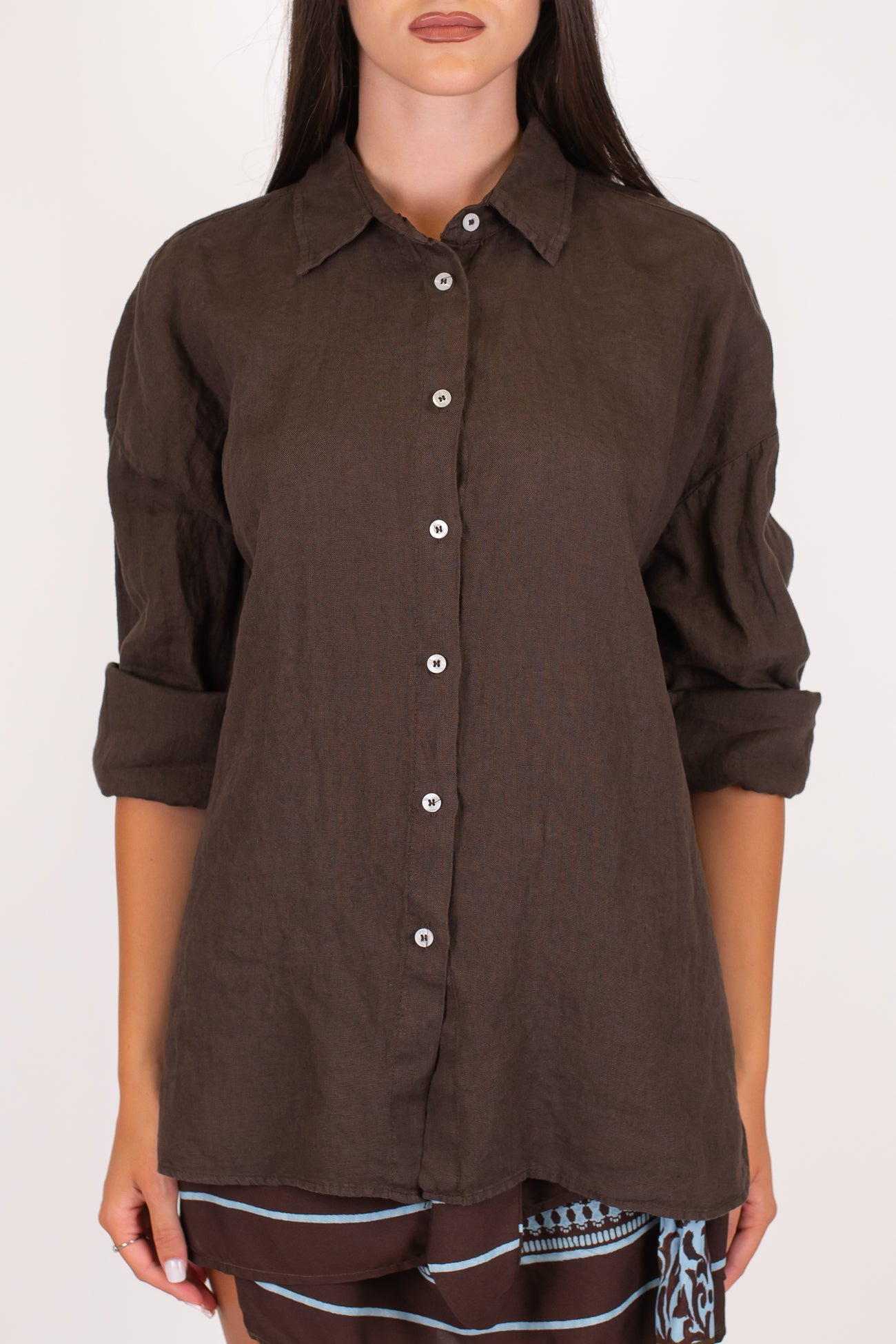 Tensione in - Camicia tinta unita in puro lino