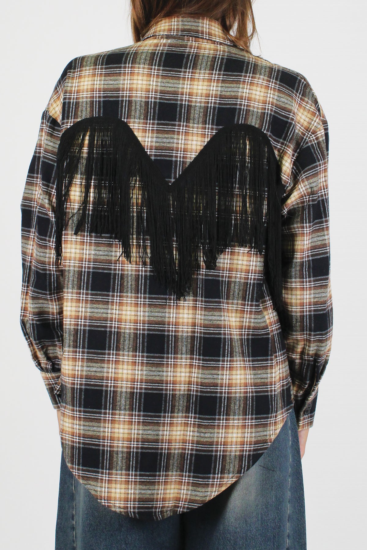 Tensione in - Camicia over fantasia check con frange fronte-retro