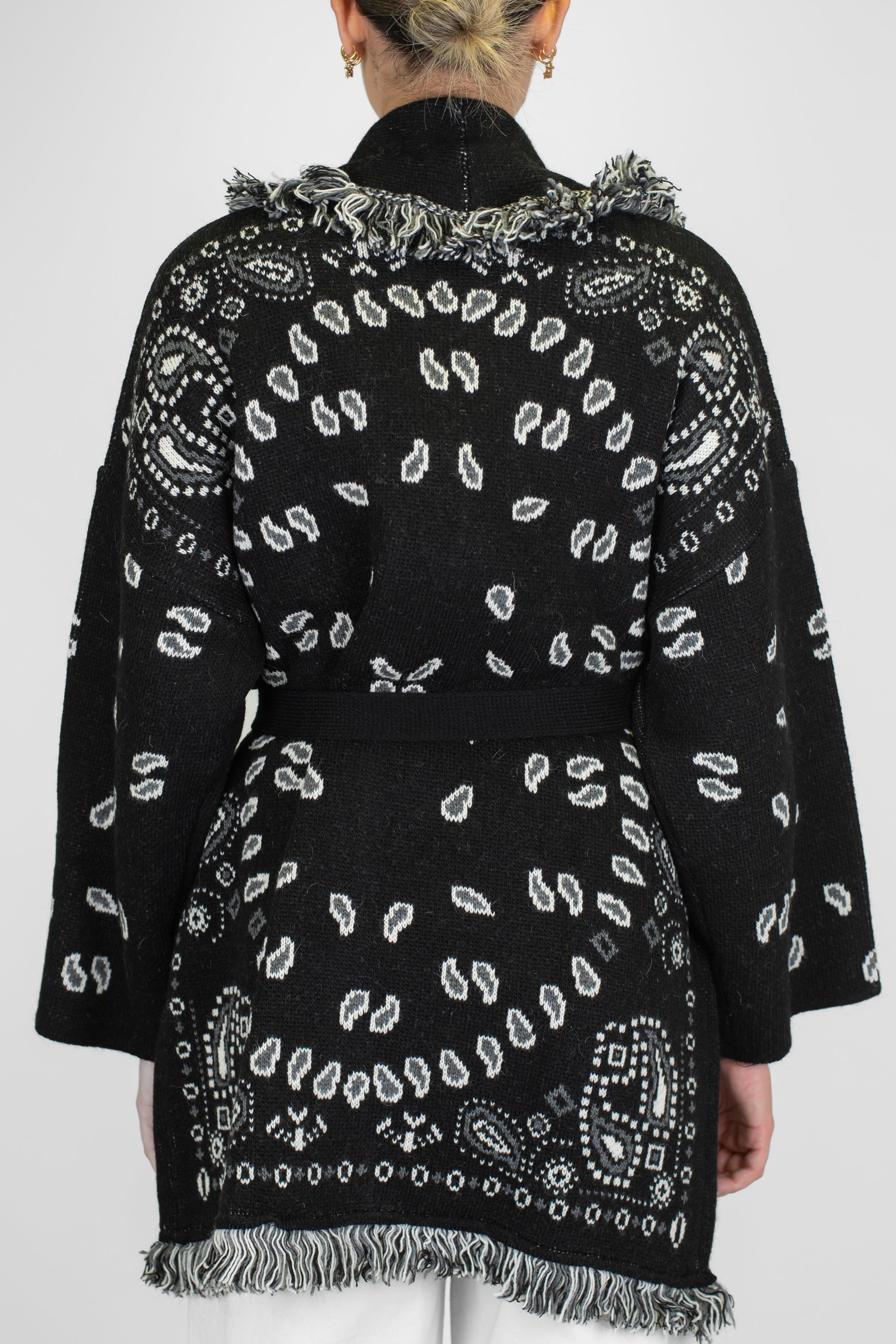 Tensione in - Cardigan in misto lana fantasia bandana con frange