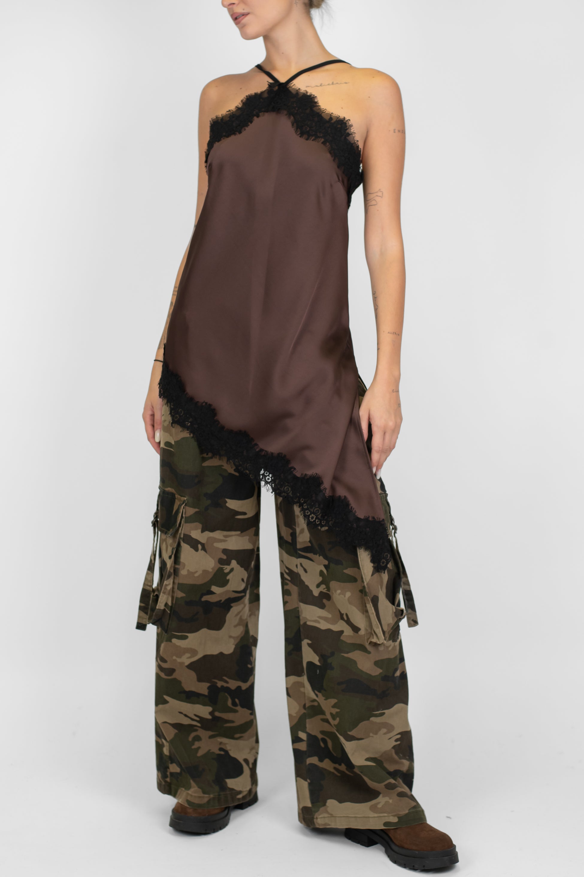 Haveone - Top in satin asimmetrico con orli in pizzo