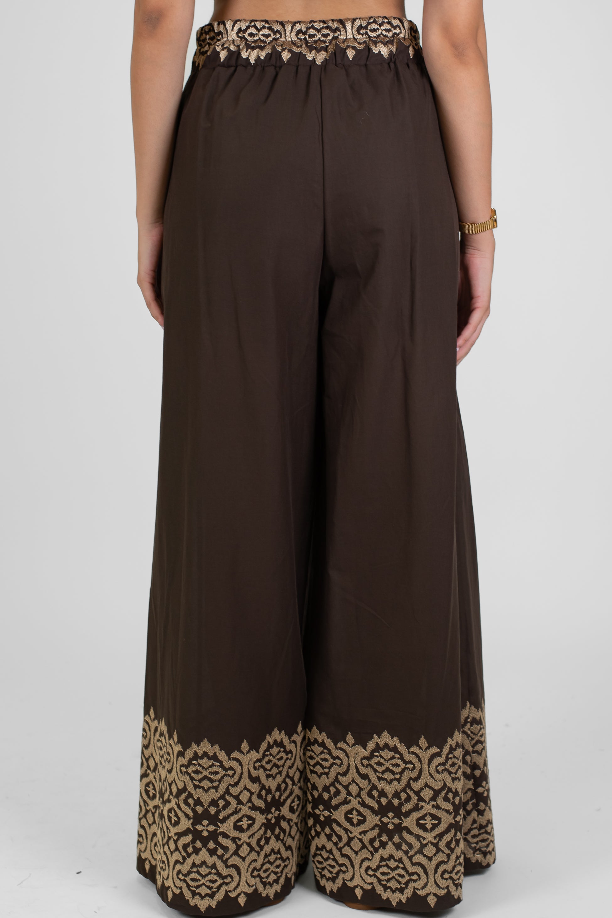 Motel - Coordinato gilet e pantalone palazzo con ricami a contrasto e coulisse