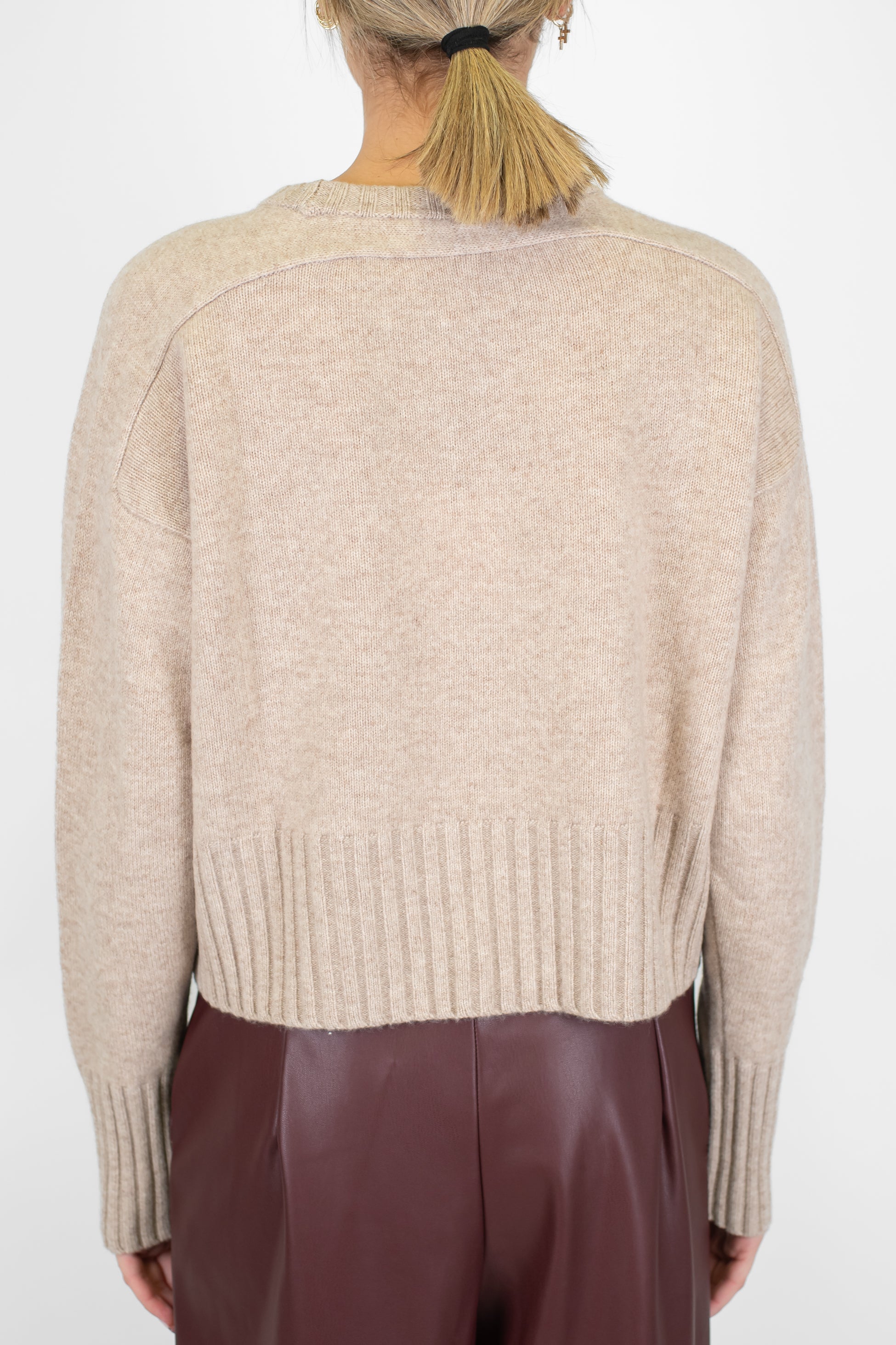 Tensione in - Maglia girocollo in pura lana