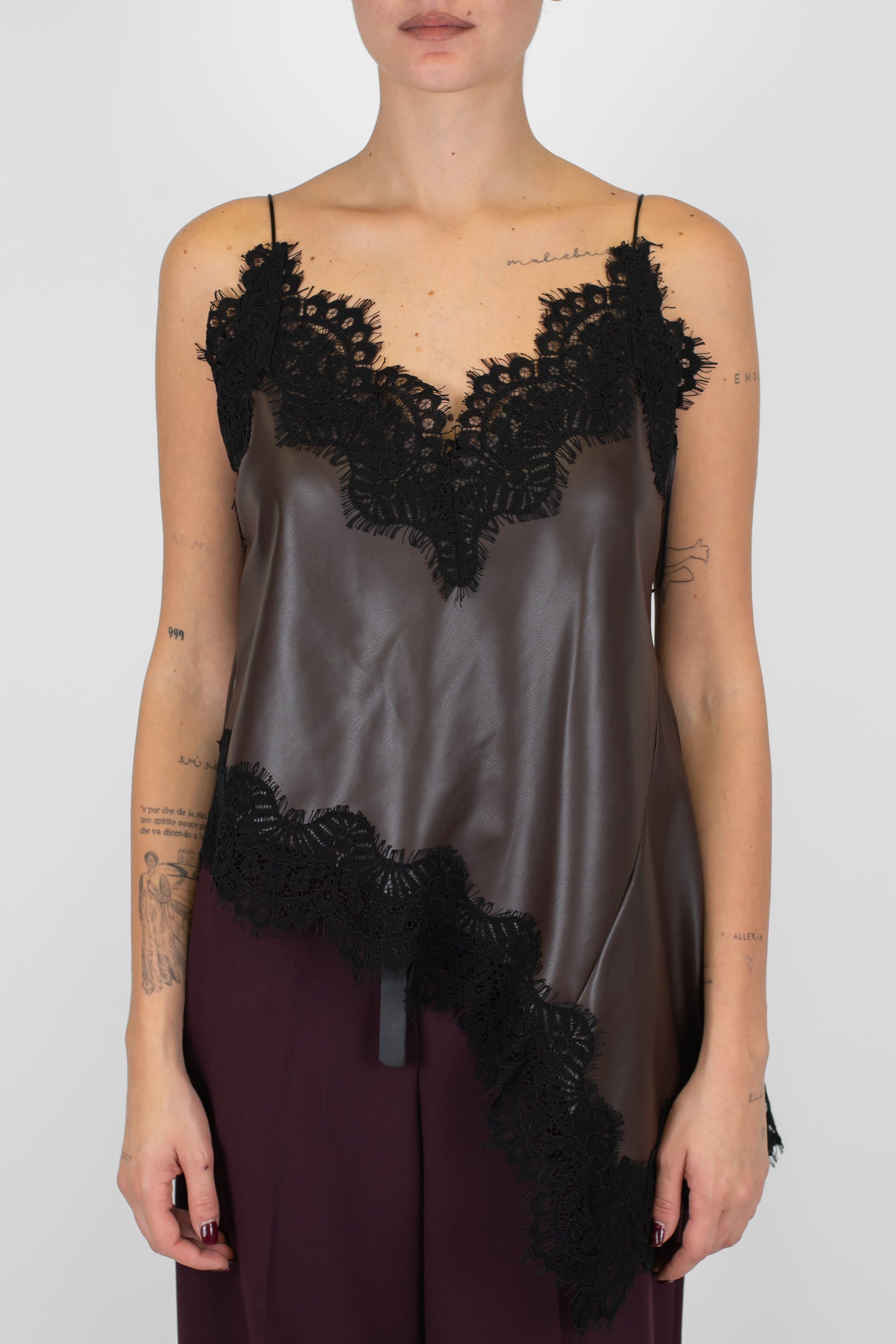 Motel - Top asimmetrico in ecopelle con pizzo