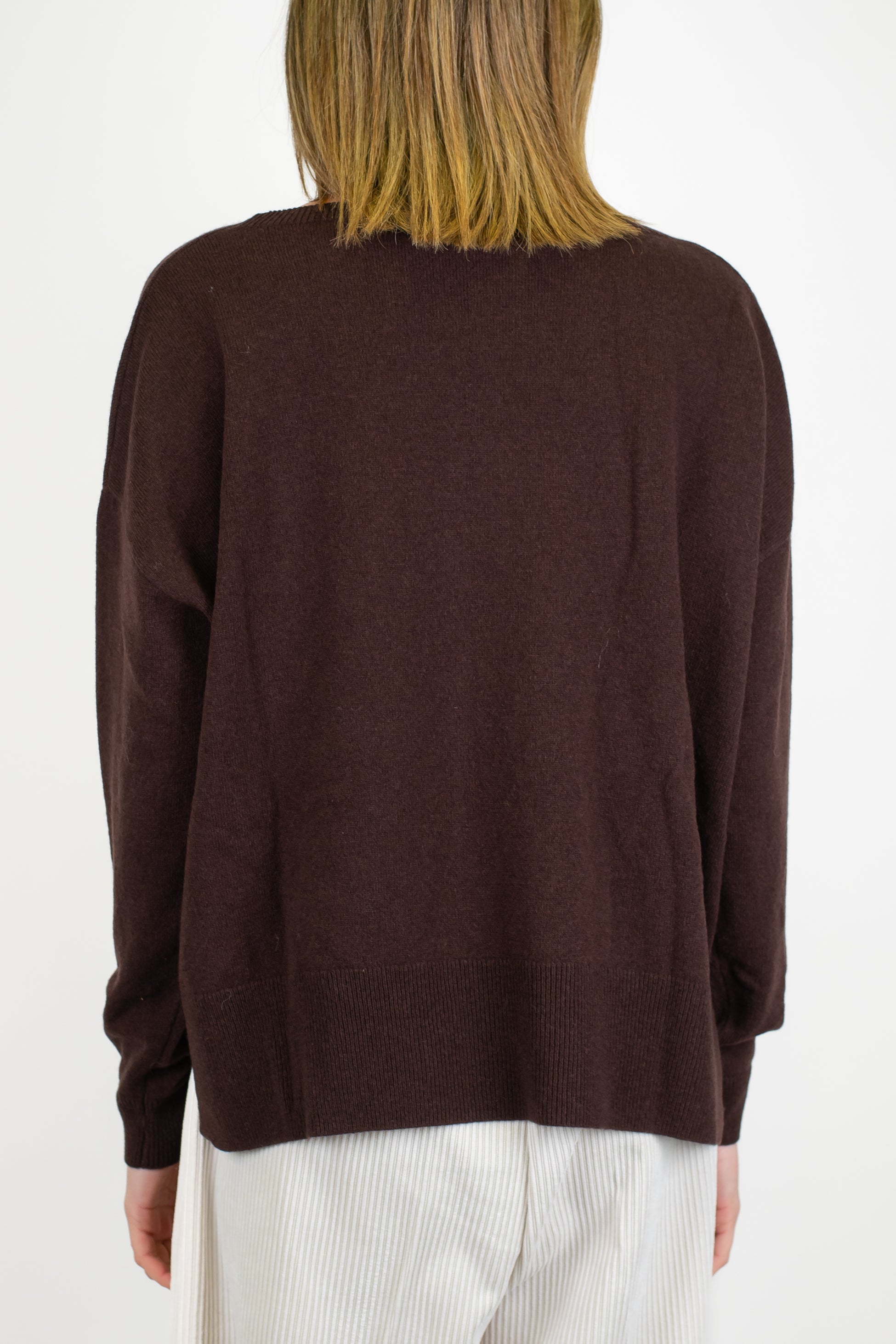 Tensione in - Maglia scollo a barca in pura lana