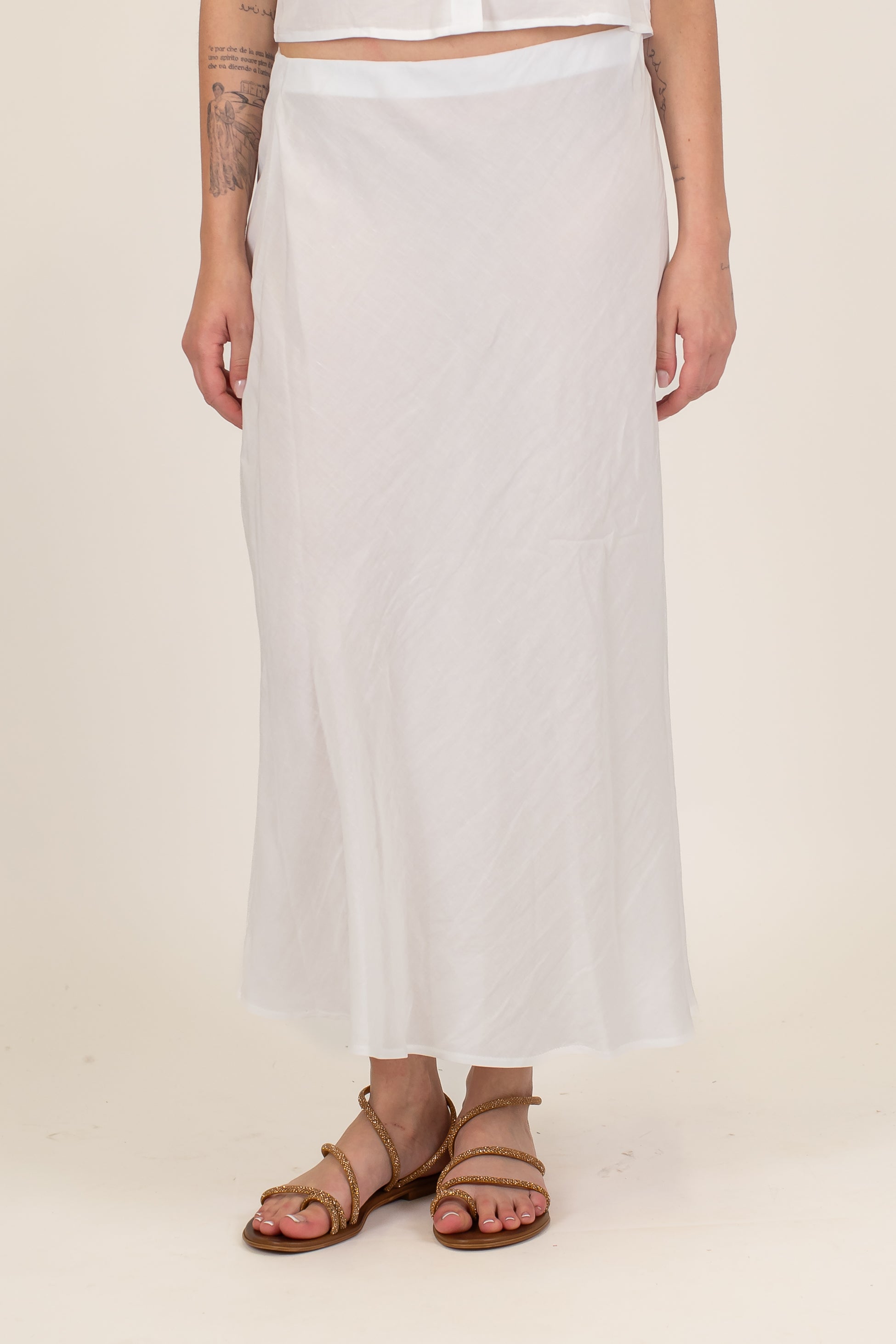 Tensione in - Coordinato in misto viscosa e lino con camicia crop mezzamanica e gonna con elastico in vita