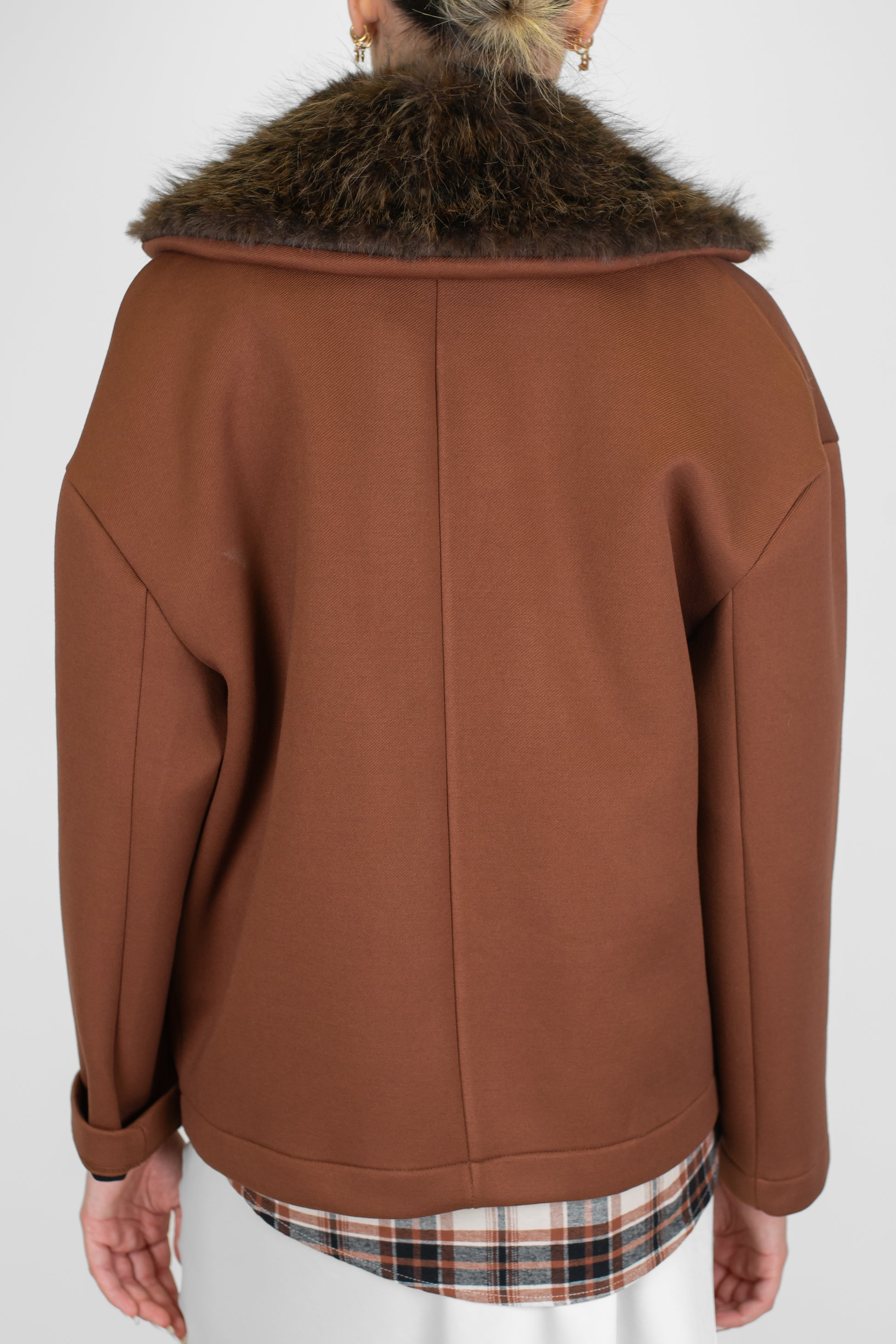 Tensione in - Cappetta doppiopetto in neoprene con collo in ecopelliccia