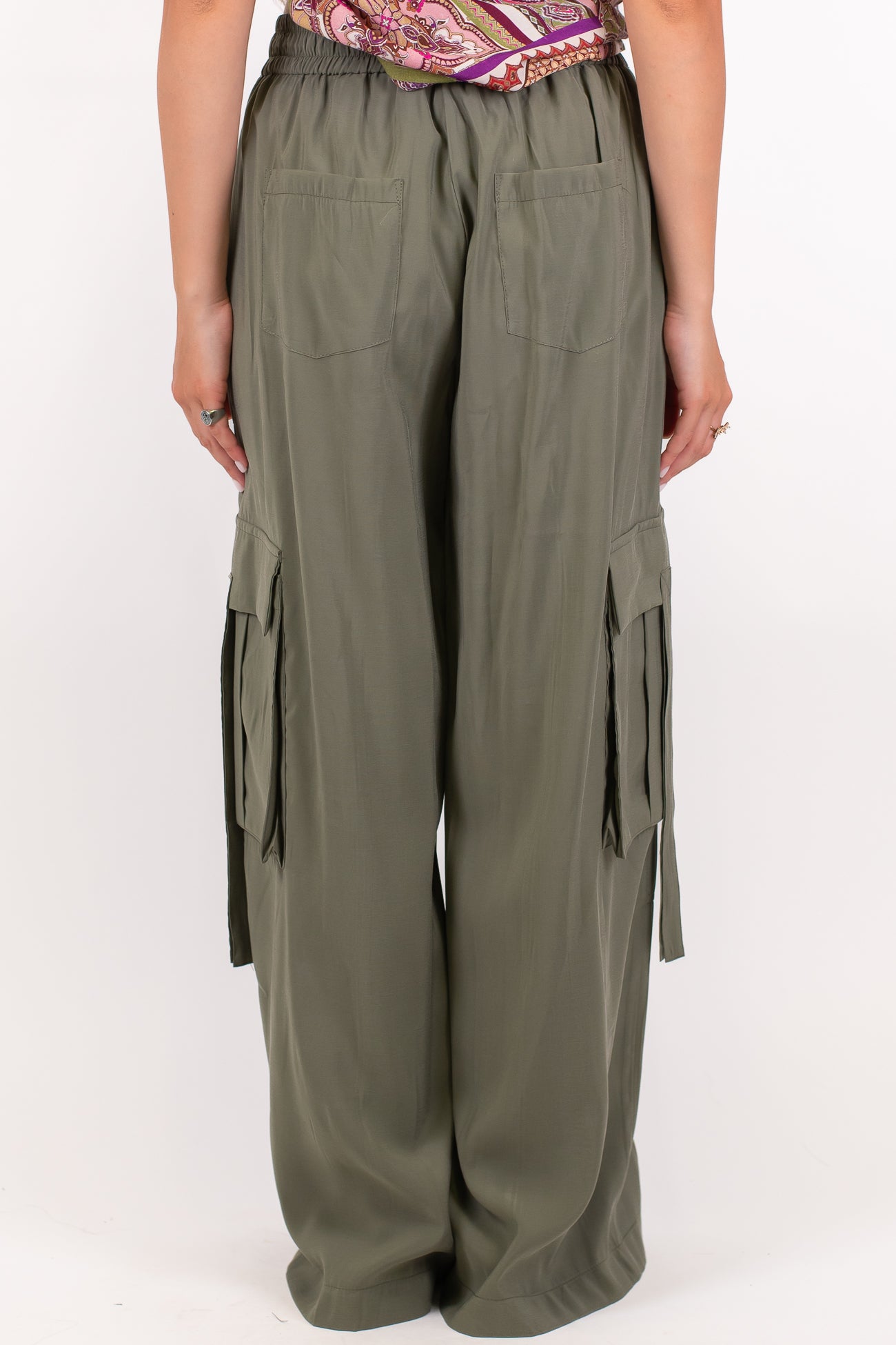 Tensione in - Pantalone palazzo cargo in viscosa leggera con coulisse