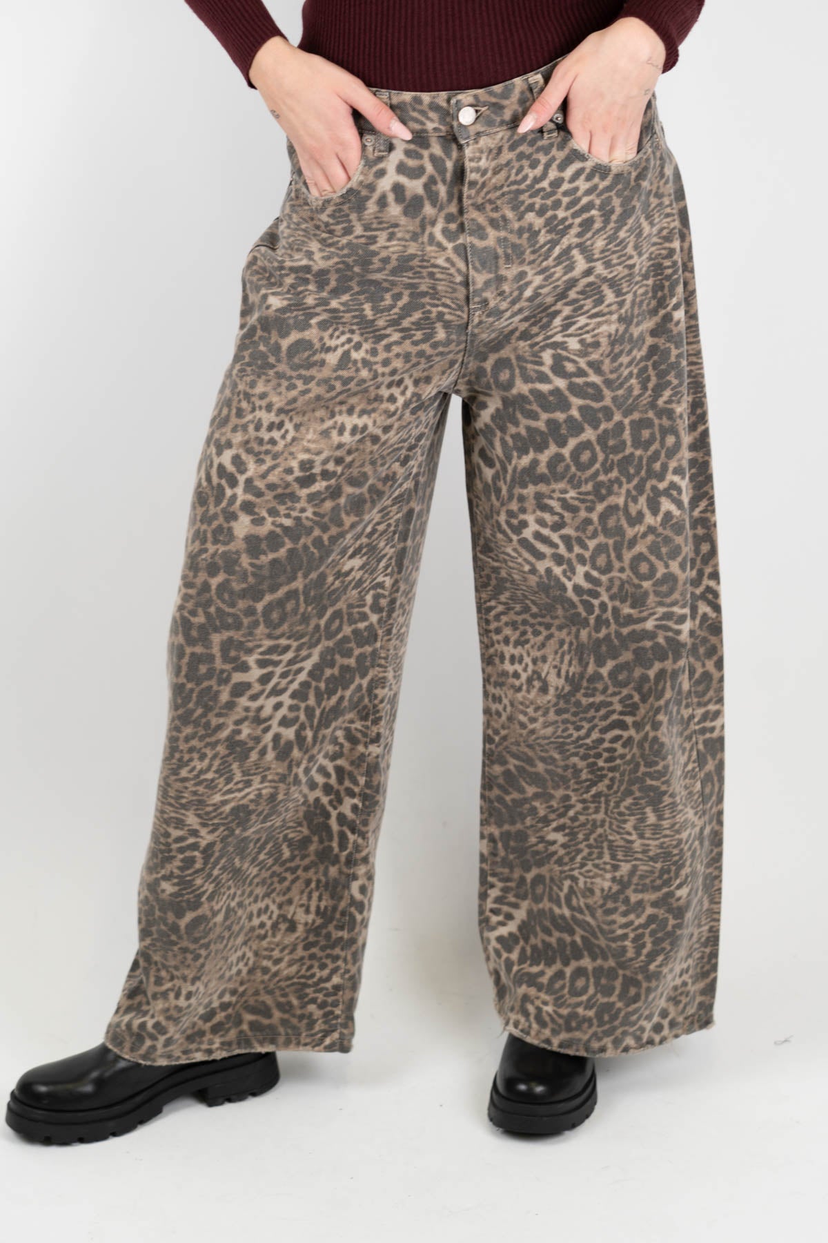 Tensione in - Pantalone palazzo fantasia animalier con tasconi posteriori