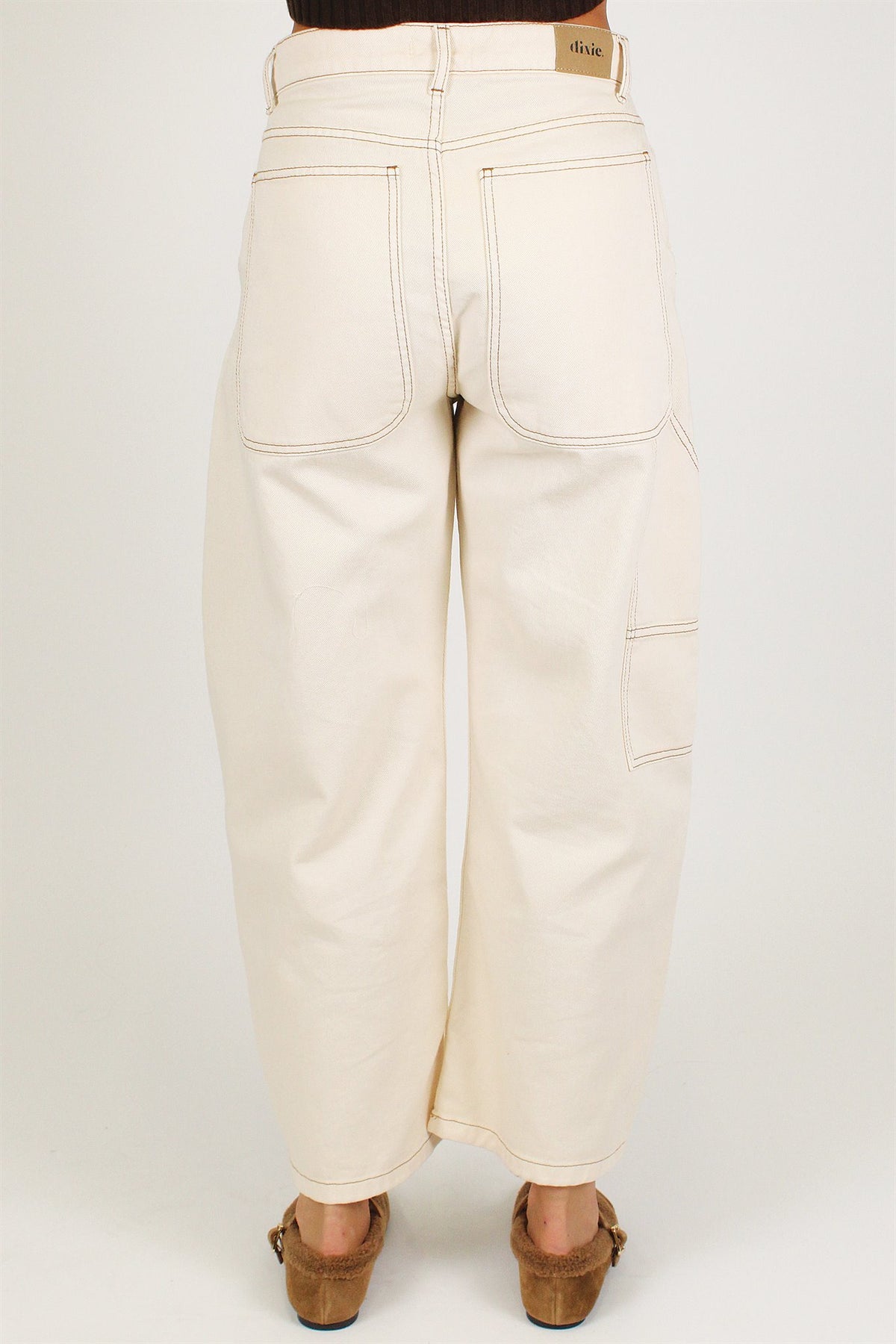 Dixie - Pantalone balloon in denim colorato con cuciture sovrapposte