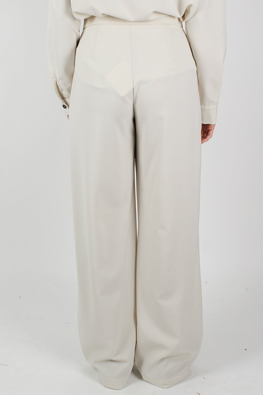 Tensione in - Coordinato tinta unita con camicia e pantalone palazzo