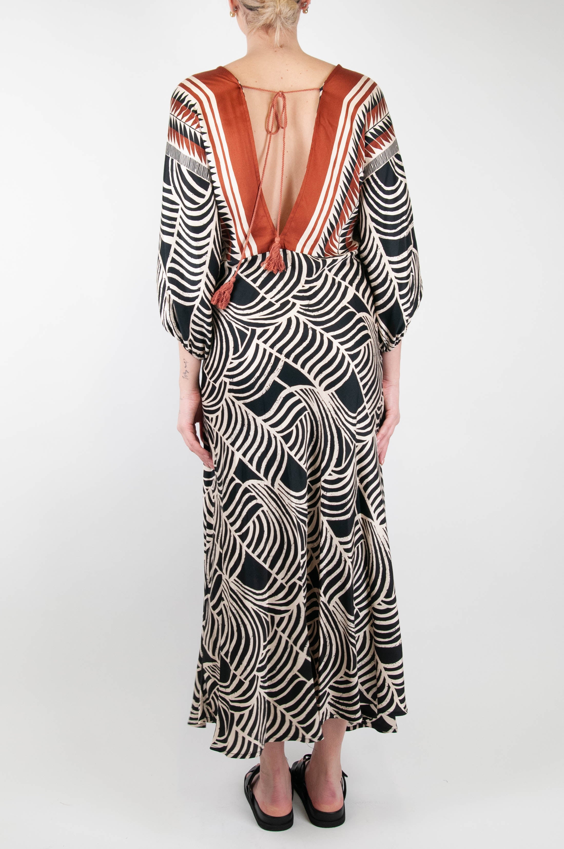 Tension in - Long ethnic patterned dress in viscose with double-sided V-neck